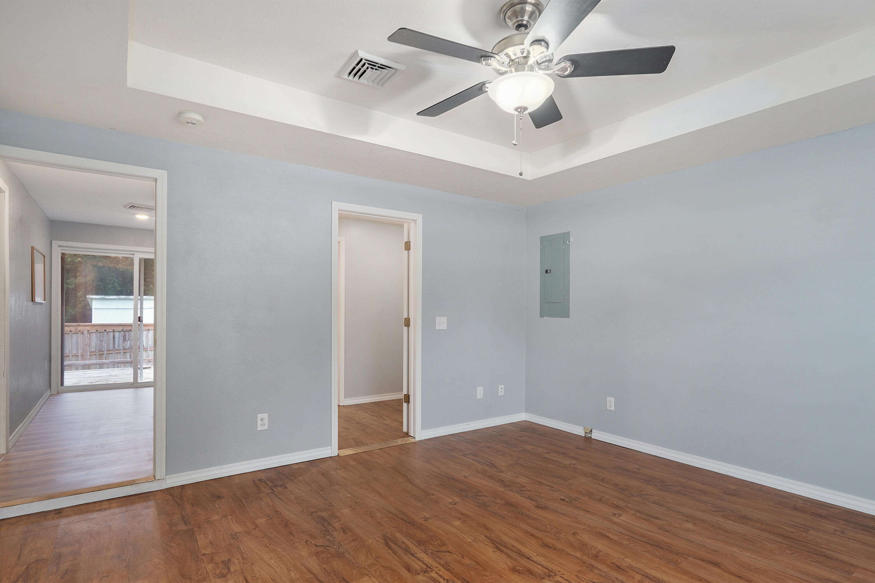 1009 West Division Street Property Photo 15