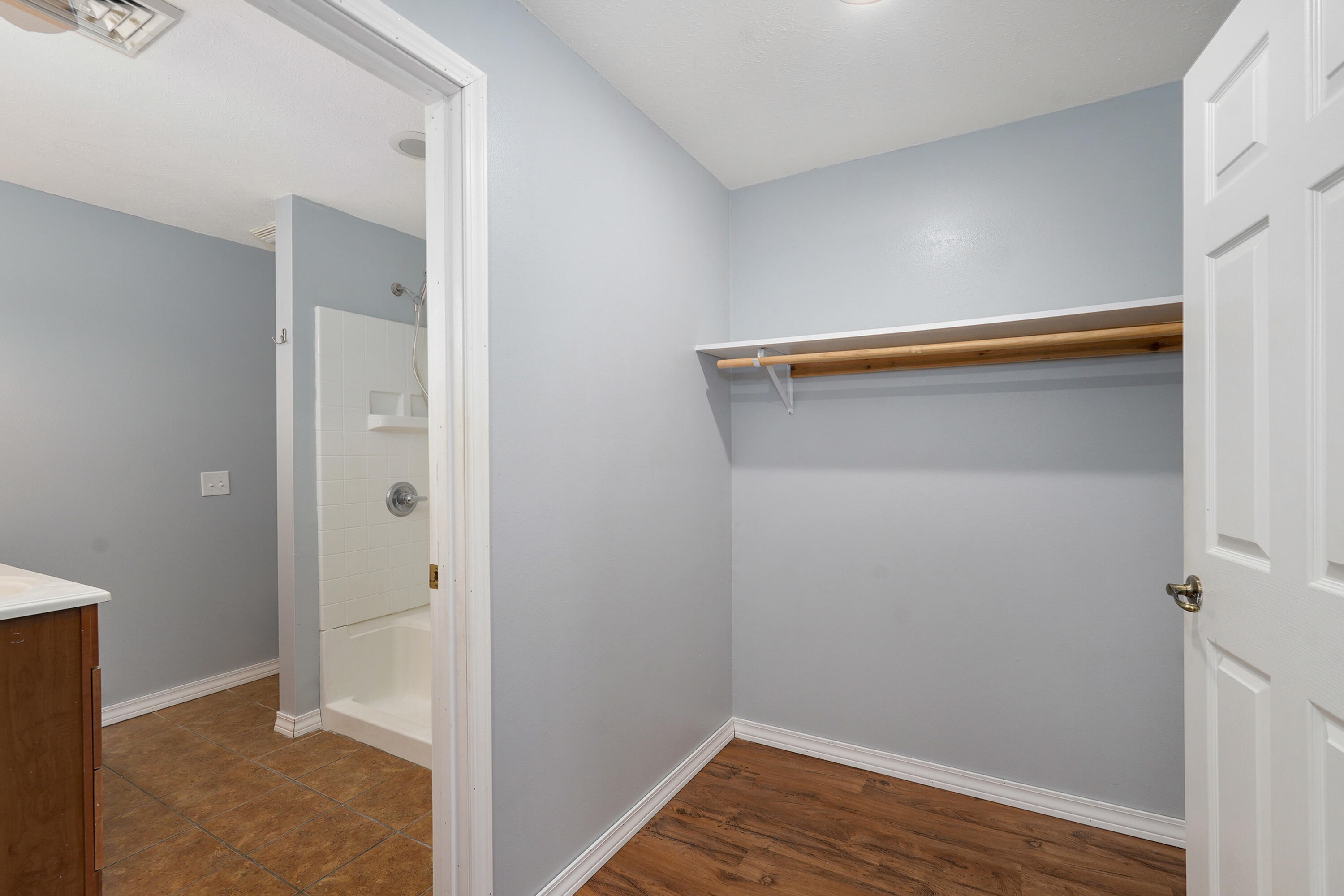 1009 West Division Street Property Photo 16