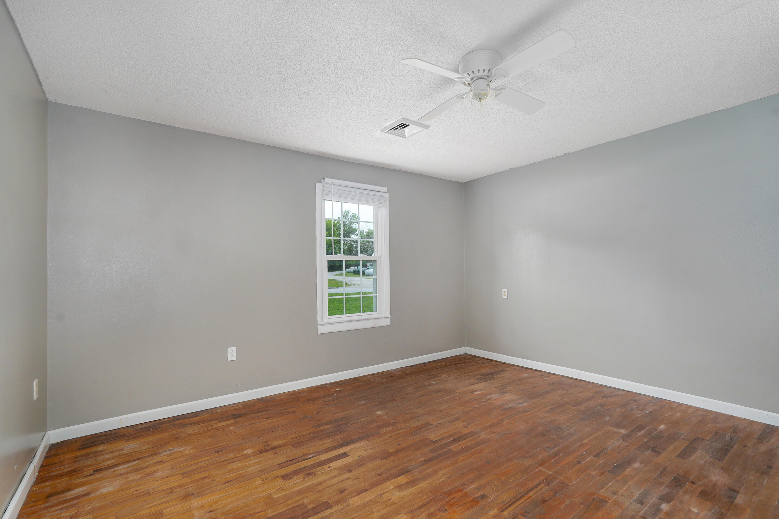 1009 West Division Street Property Photo 23