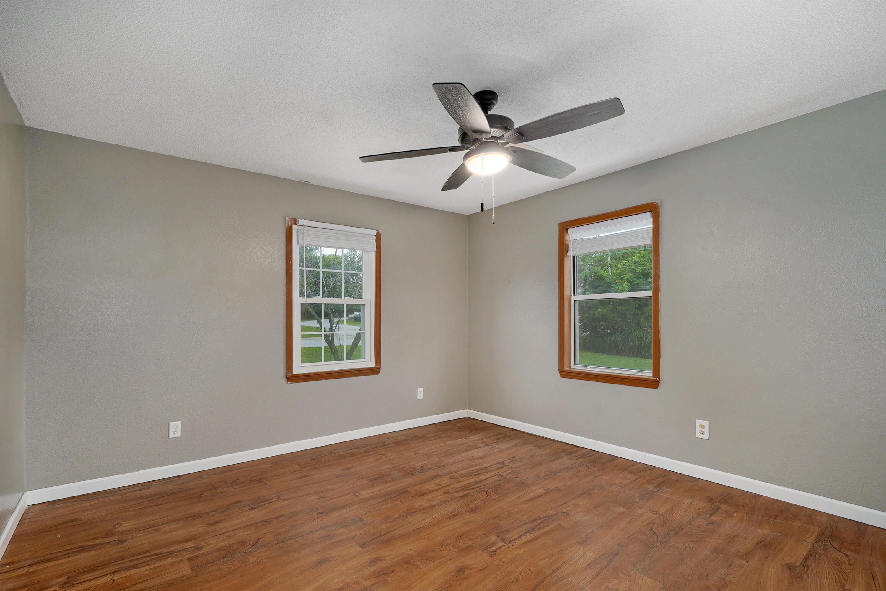 1009 West Division Street Property Photo 24