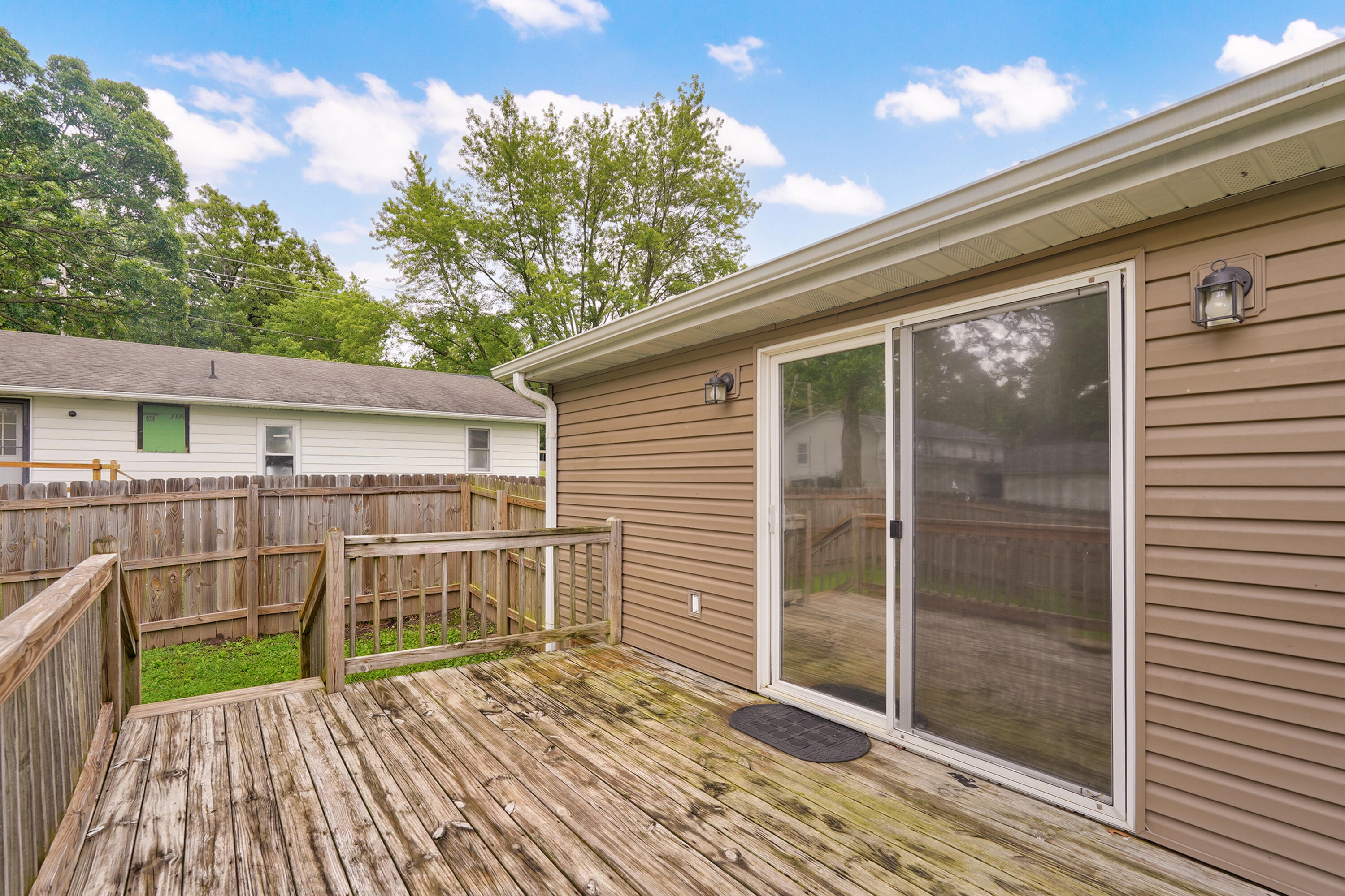 1009 West Division Street Property Photo 25