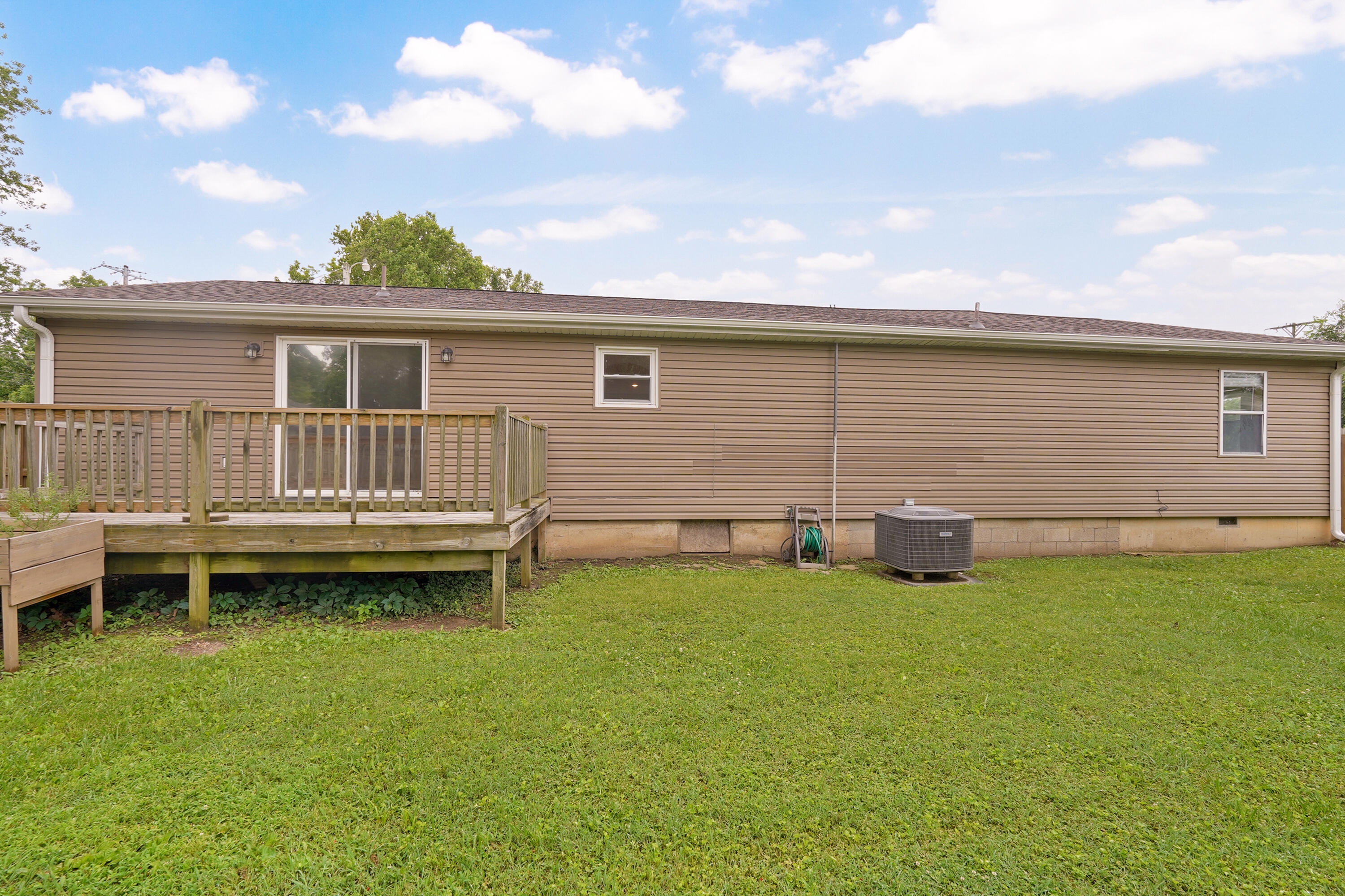 1009 West Division Street Property Photo 32