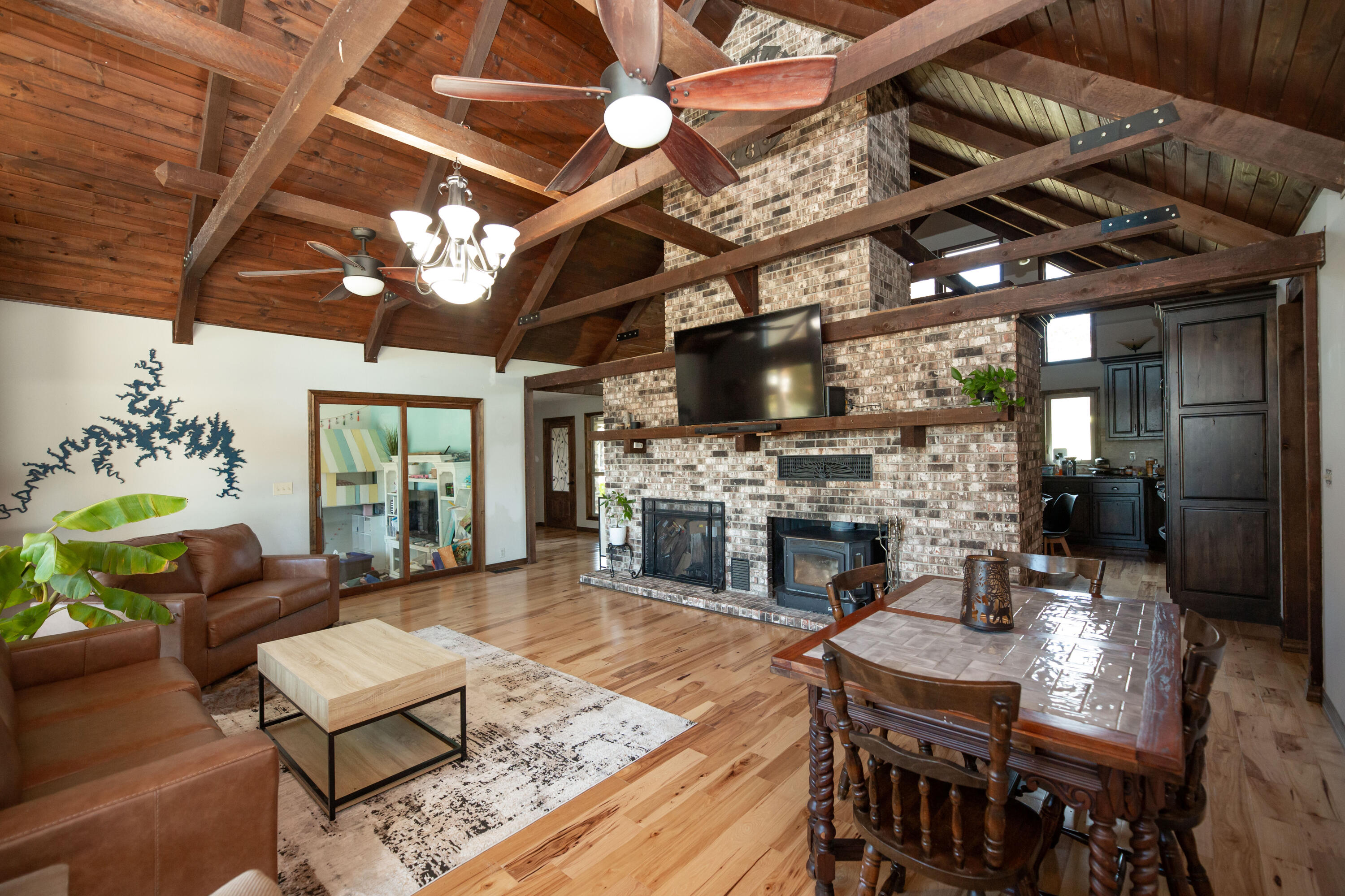 1506 Meadowview Road Property Photo 9