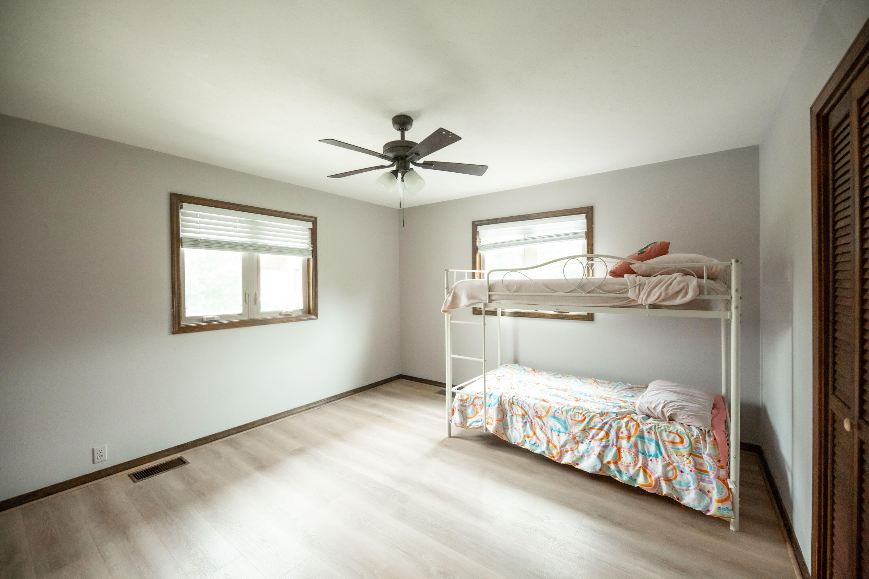 1506 Meadowview Road Property Photo 11