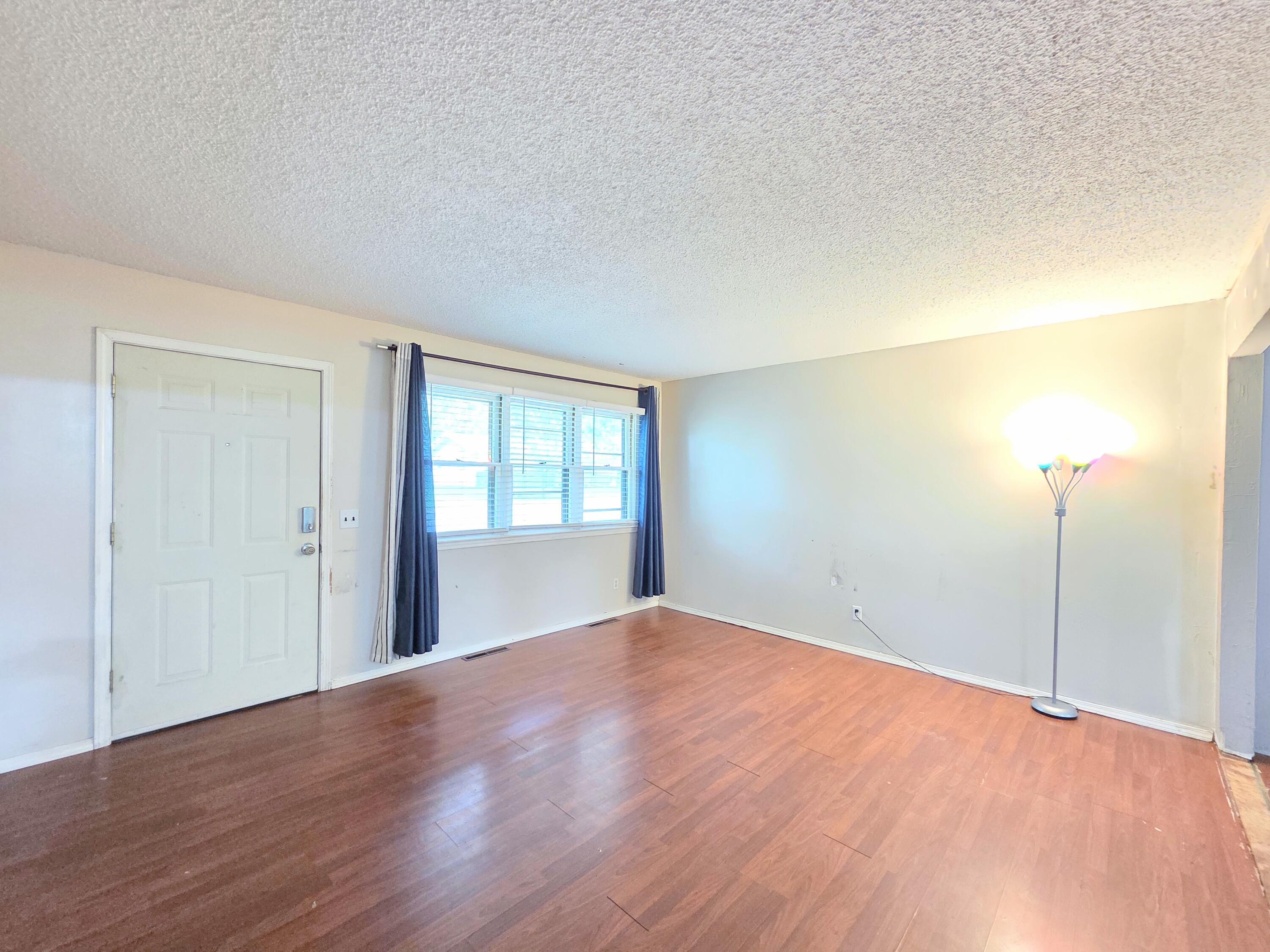 210 South Drenda Avenue Property Photo 13