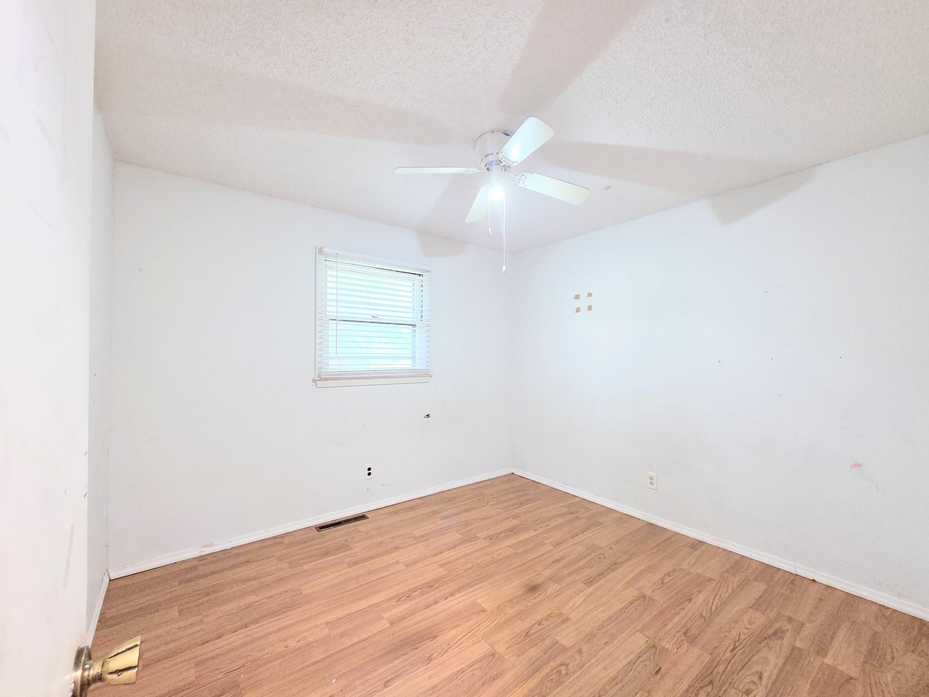 210 South Drenda Avenue Property Photo 29