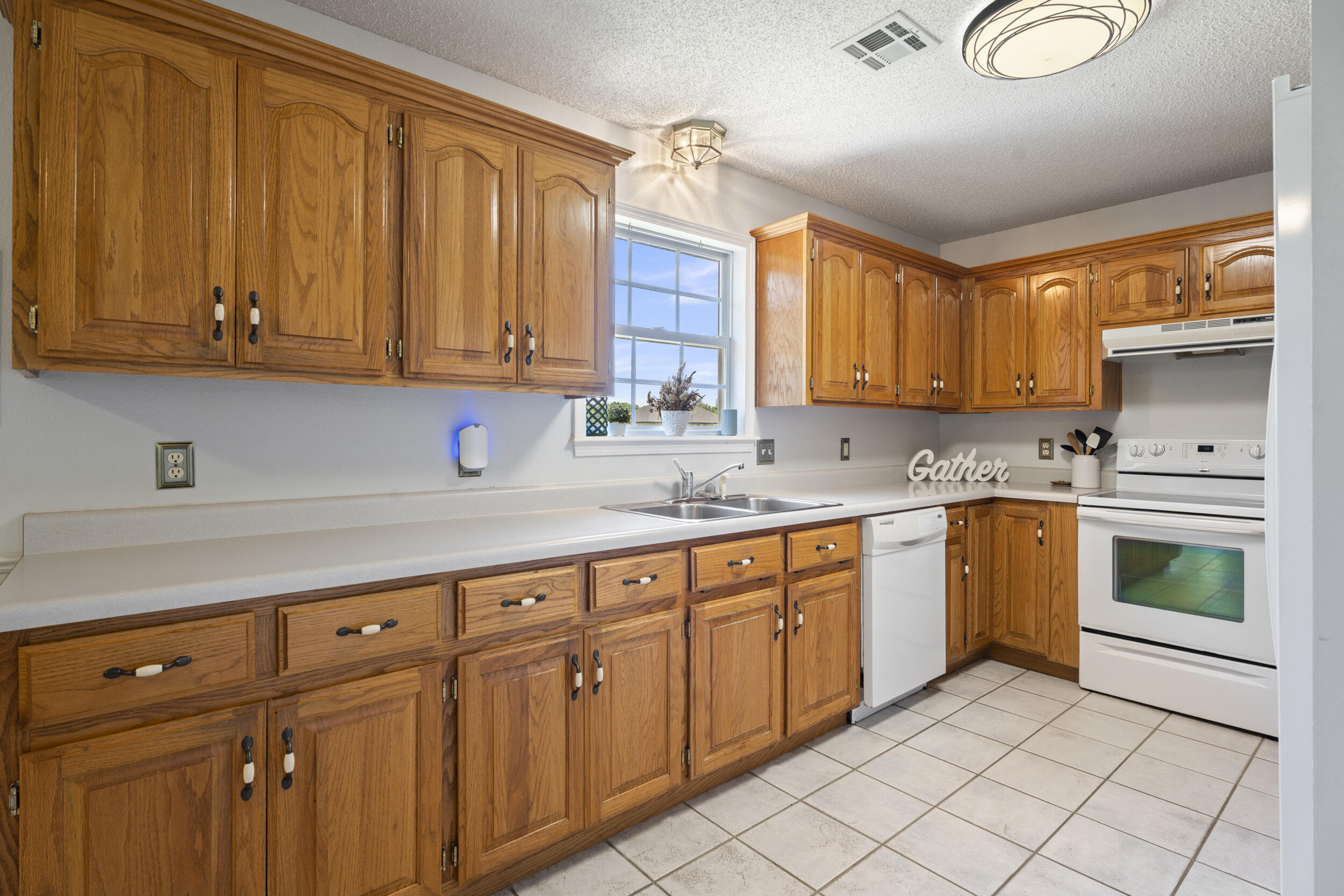 712 Mill Street Property Photo 14