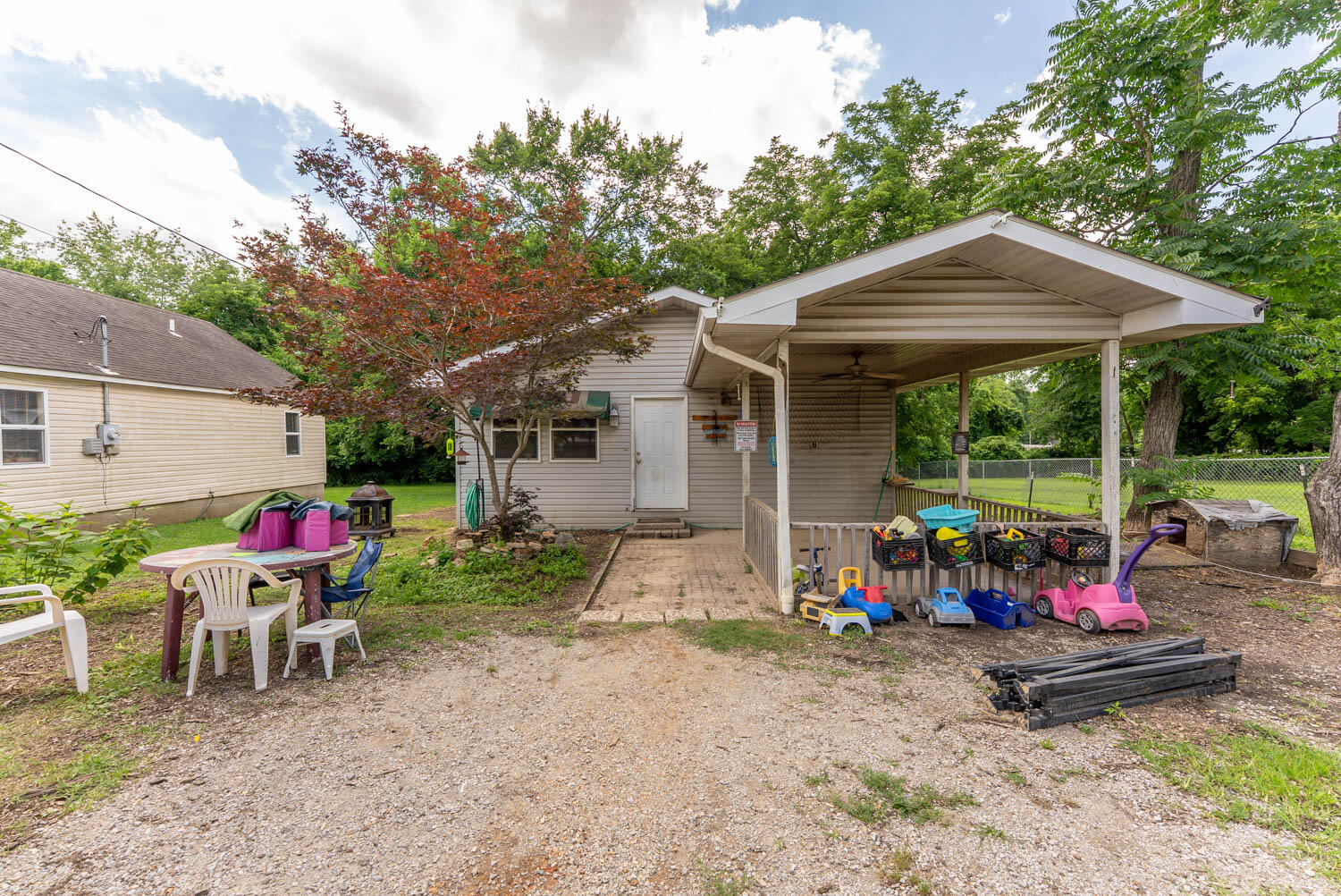 800 Waverly Road Property Photo 5