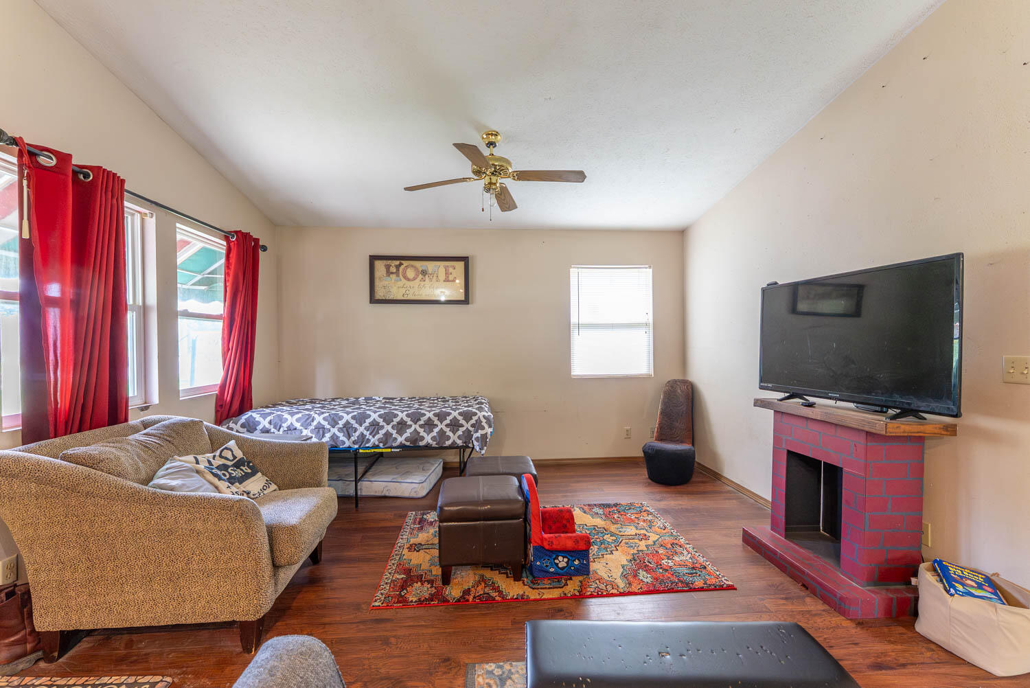 800 Waverly Road Property Photo 11