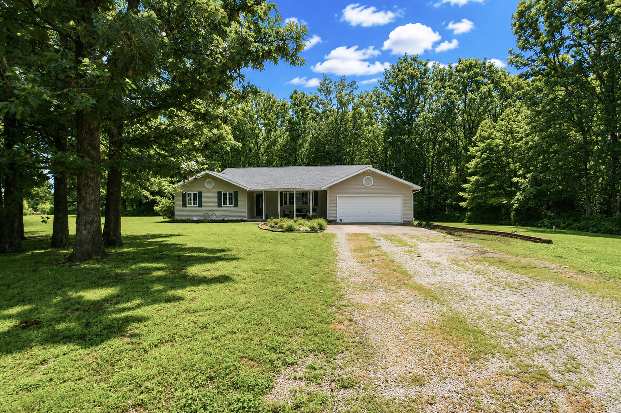 135 Katie Lane Property Photo 4