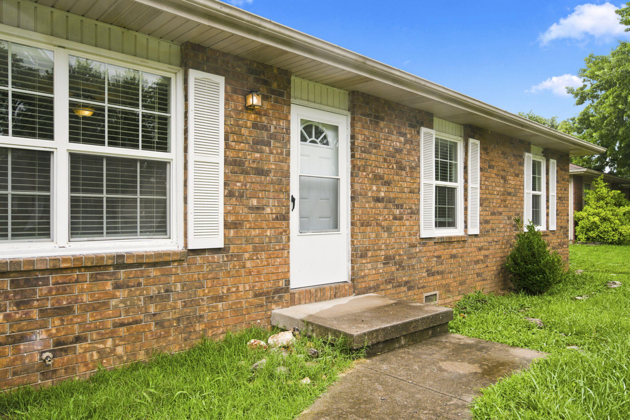 511 East Dyann Drive Property Photo 4