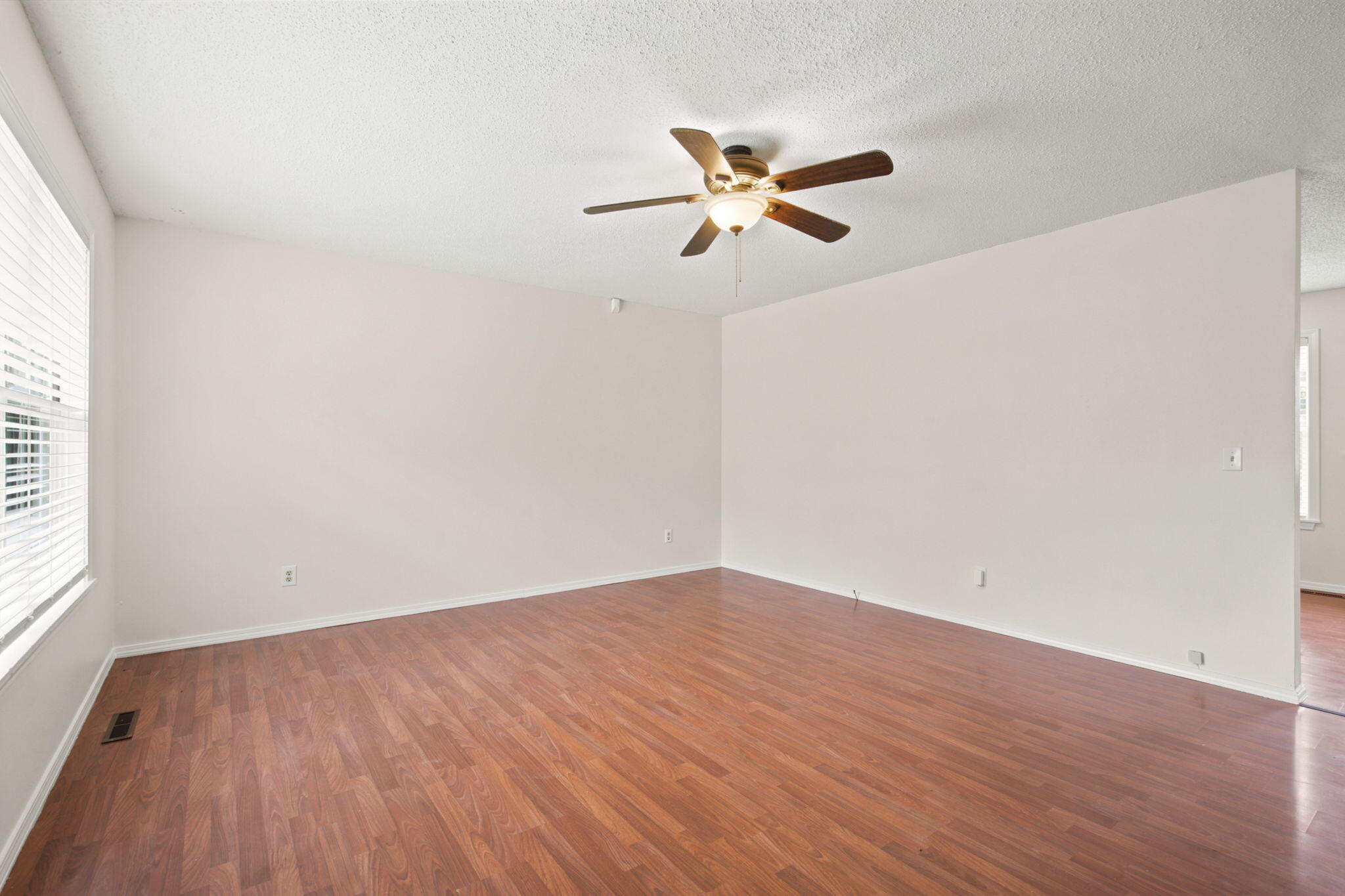 511 East Dyann Drive Property Photo 5