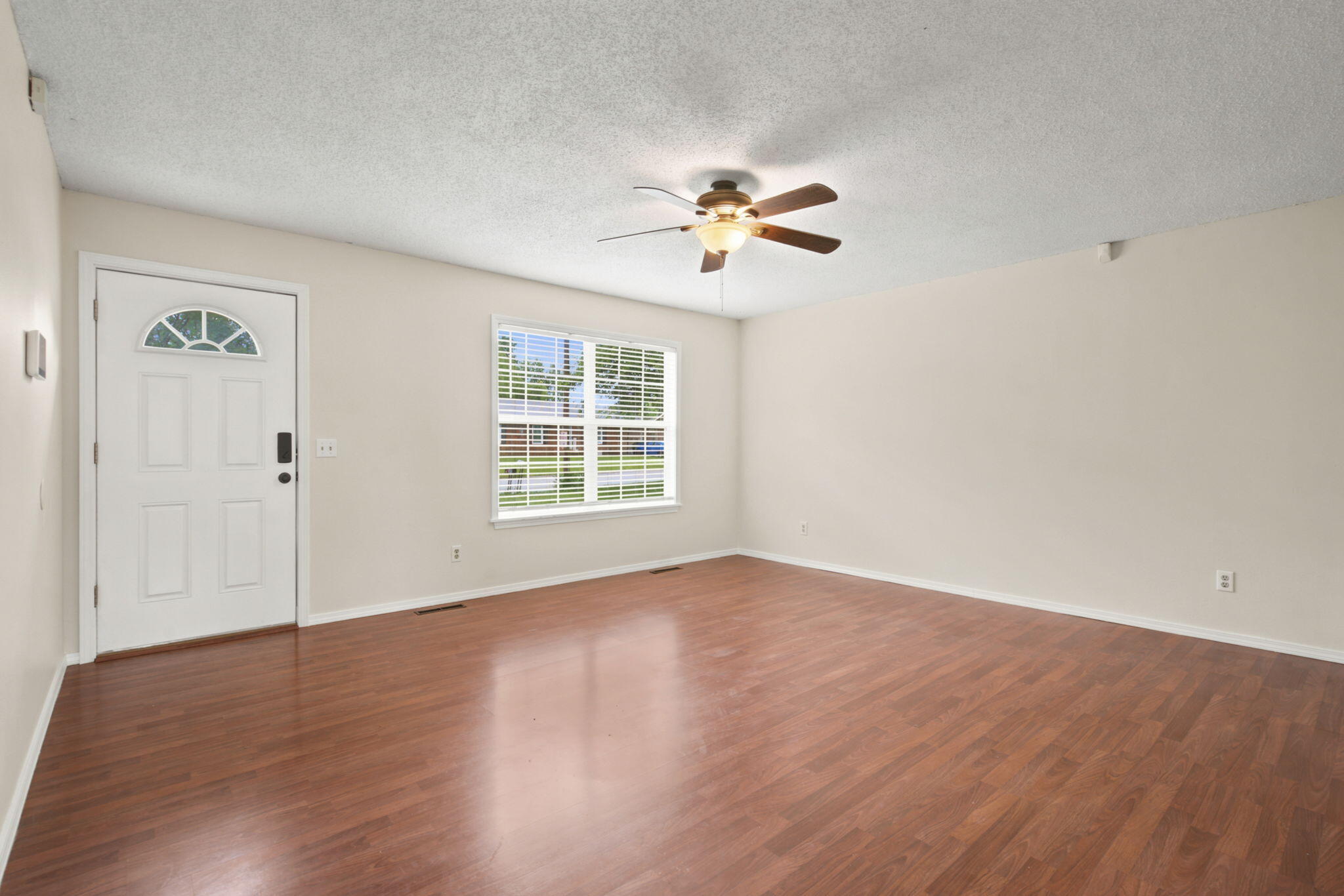 511 East Dyann Drive Property Photo 7