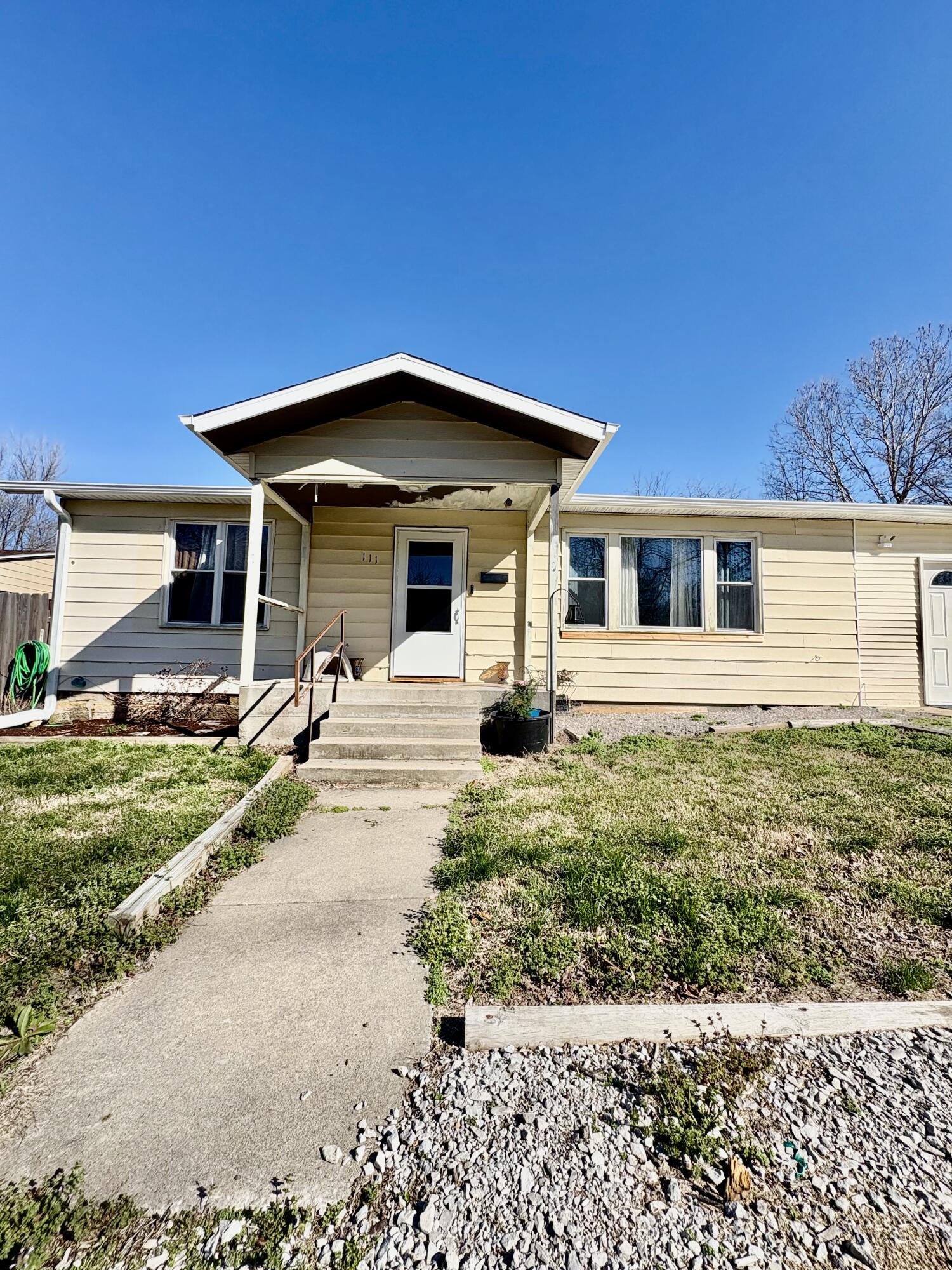 111 West Lee Street Property Photo 1