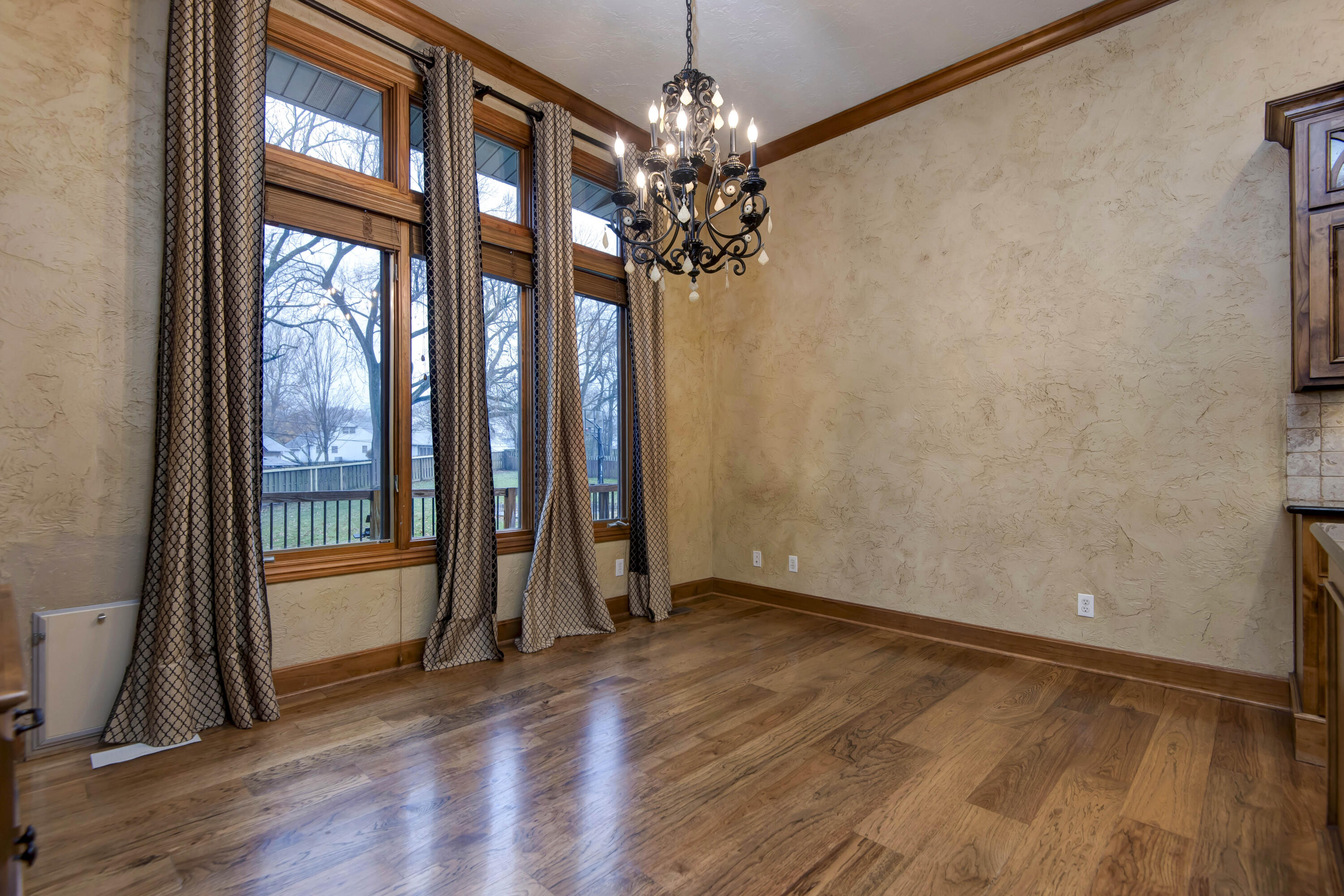 6116 South Danforth Avenue Property Photo 5