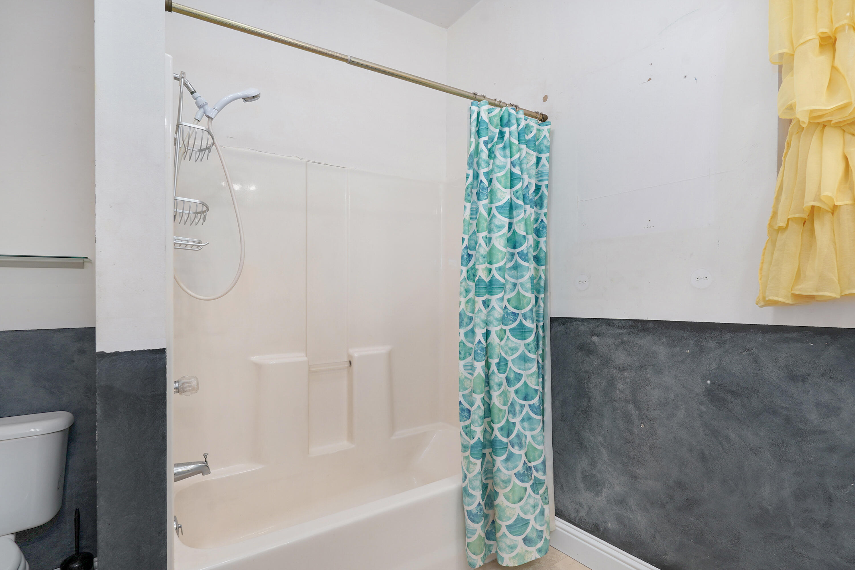 34 Englewood Lane Property Photo 33