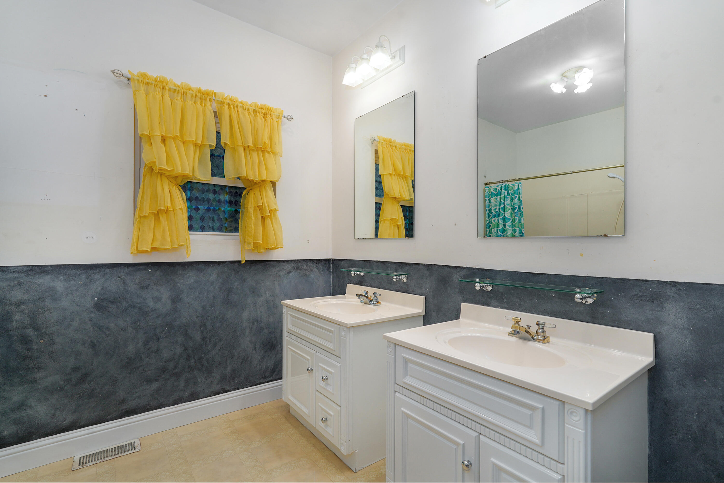 34 Englewood Lane Property Photo 34