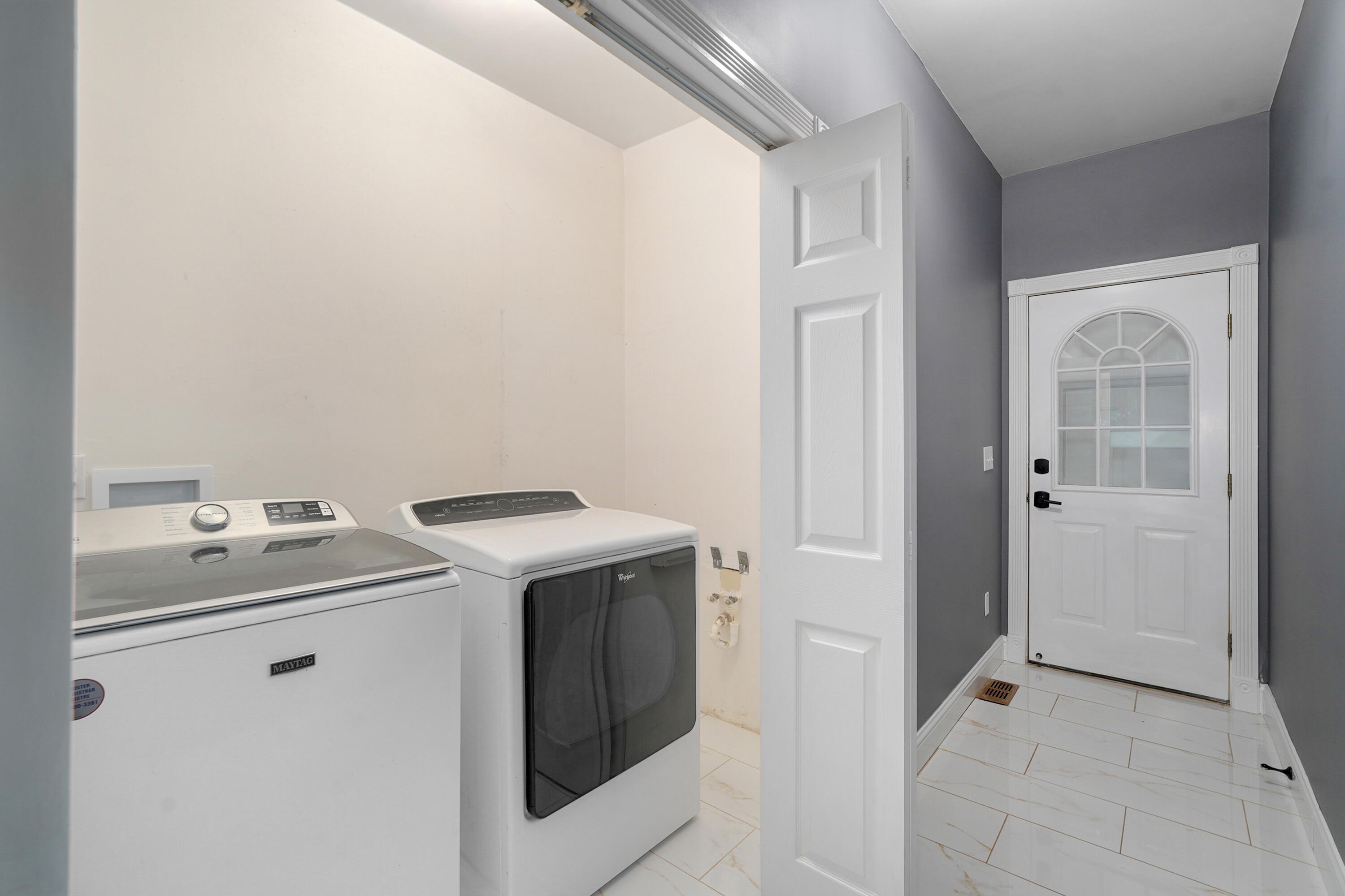 34 Englewood Lane Property Photo 35