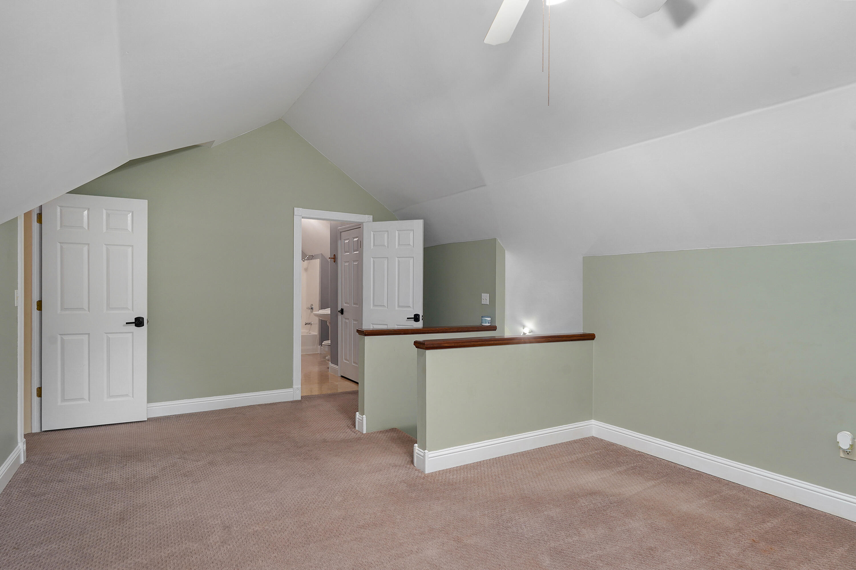 34 Englewood Lane Property Photo 37