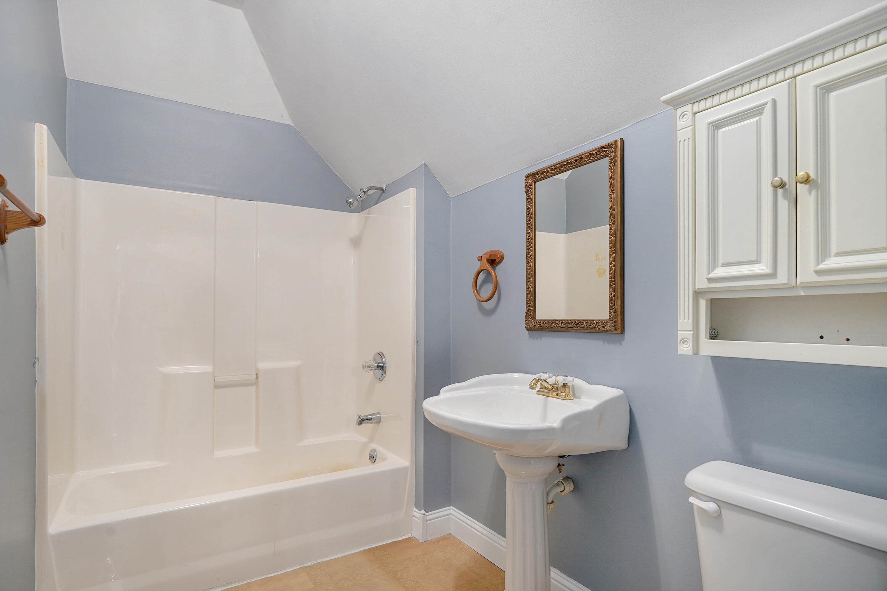34 Englewood Lane Property Photo 38