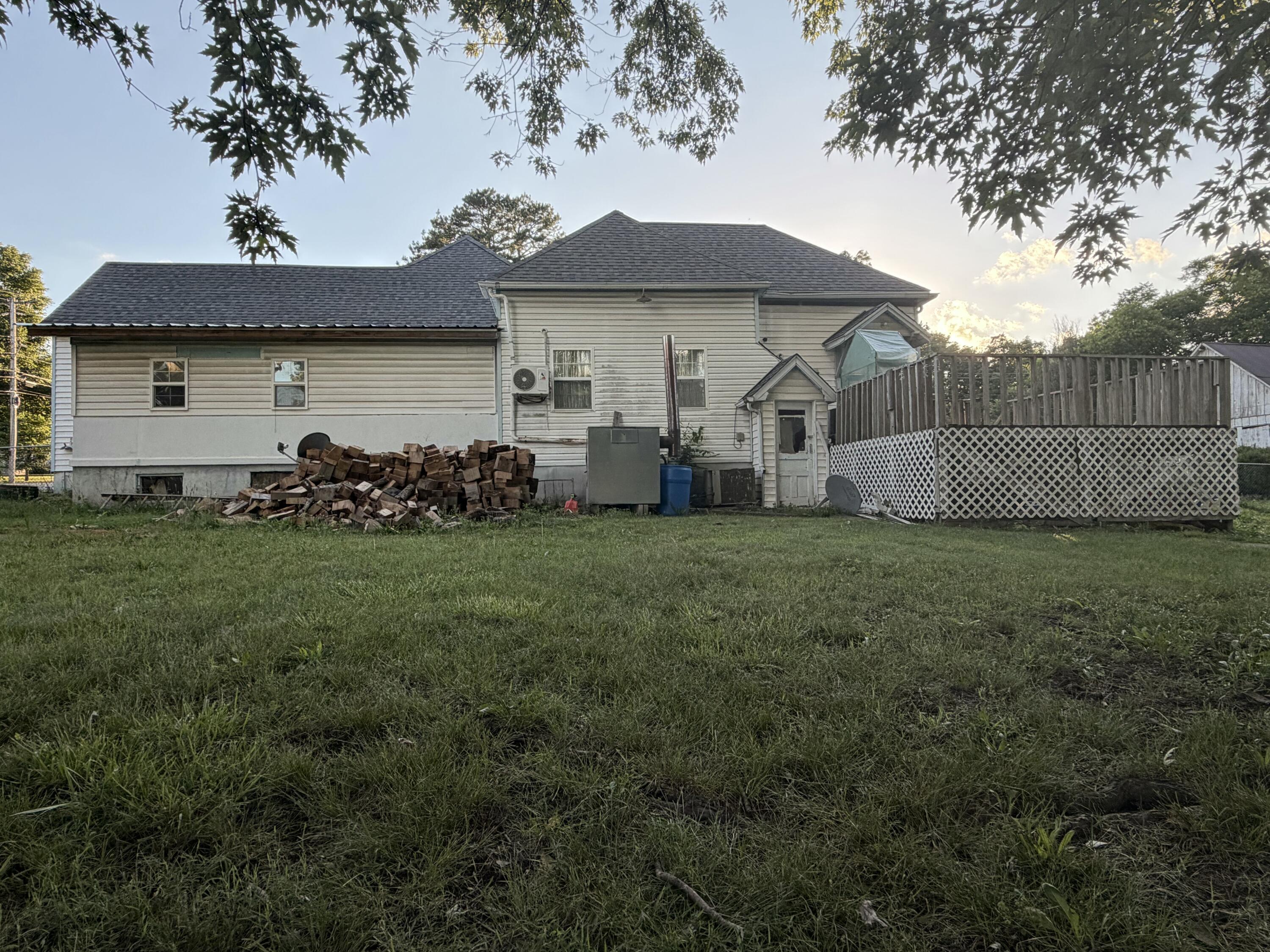 207 Broadway Street Property Photo 5
