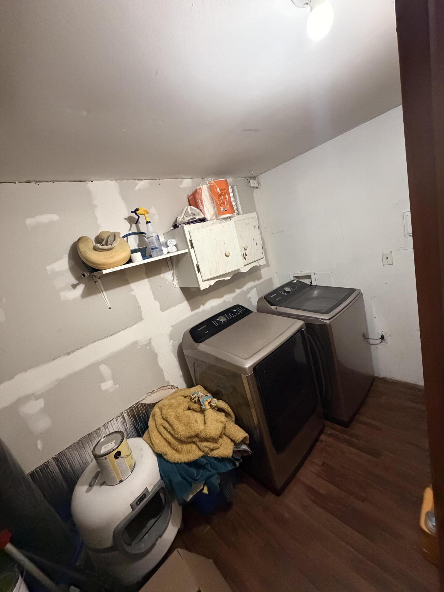207 Broadway Street Property Photo 17