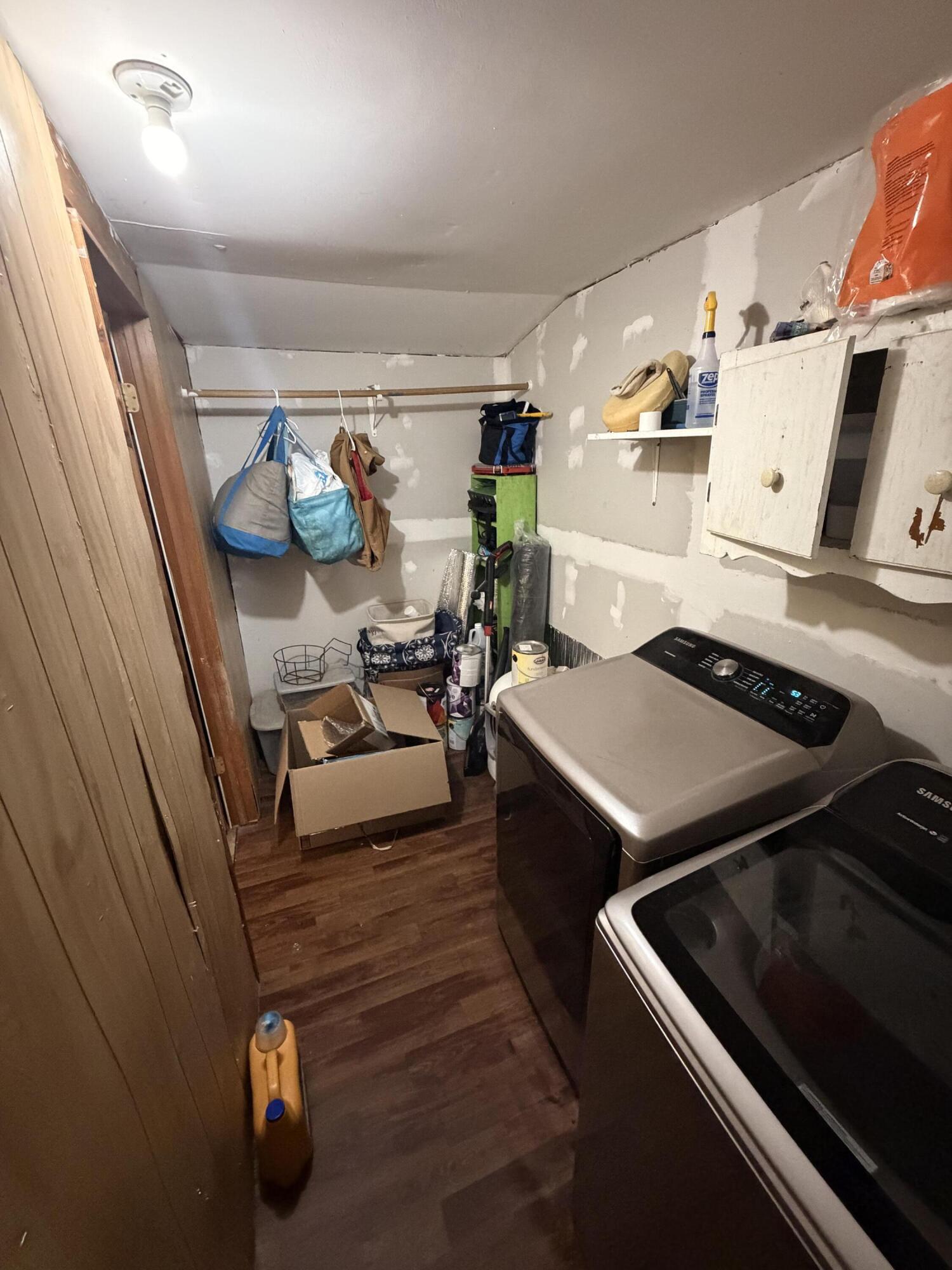 207 Broadway Street Property Photo 18