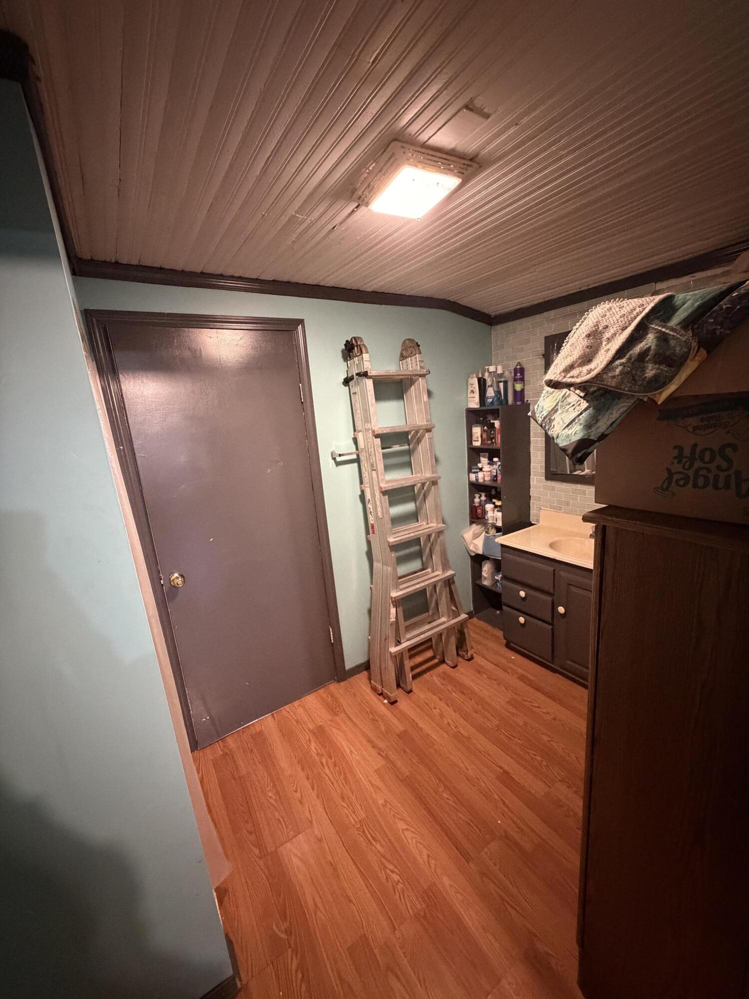207 Broadway Street Property Photo 26