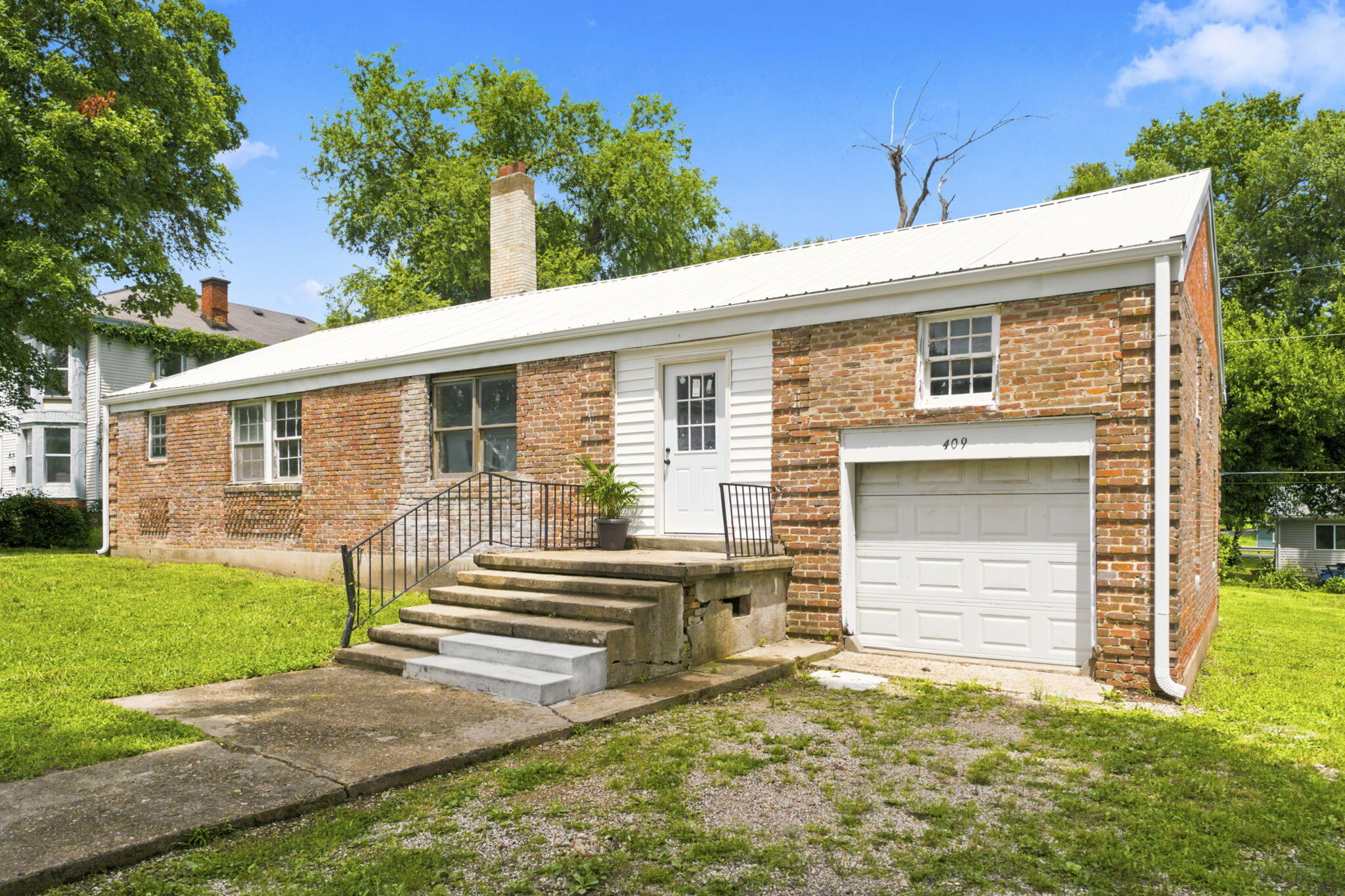409 East Olive Street Property Photo 2