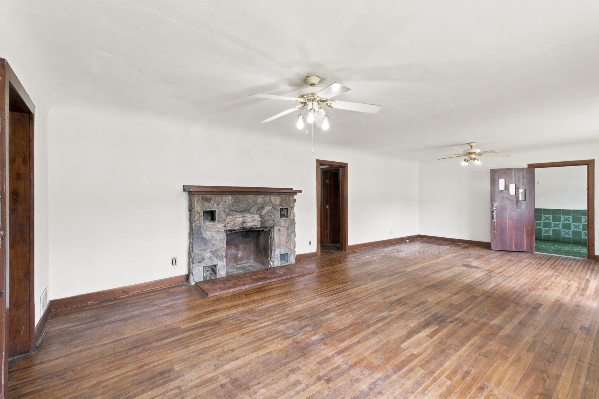 409 East Olive Street Property Photo 10