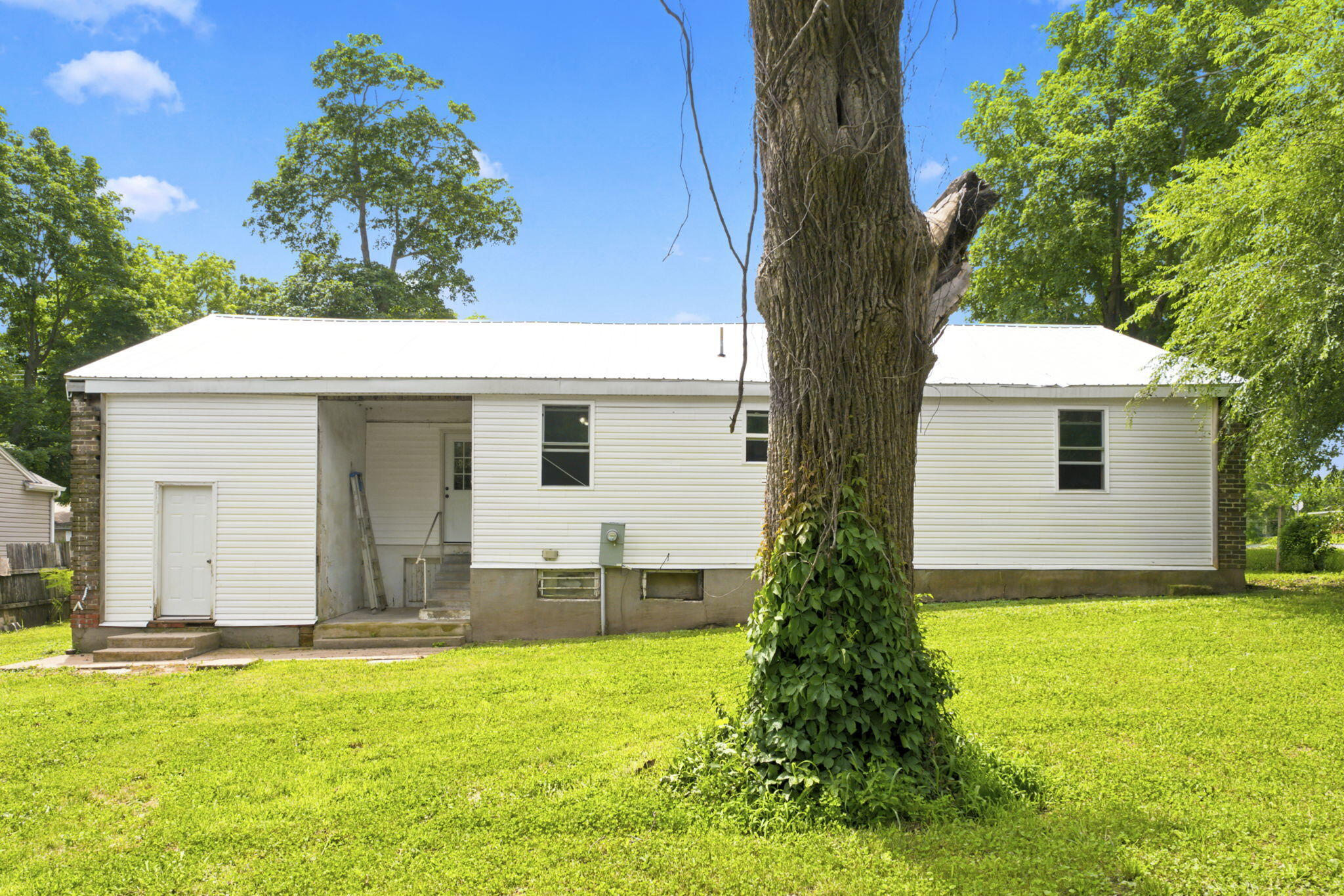 409 East Olive Street Property Photo 25