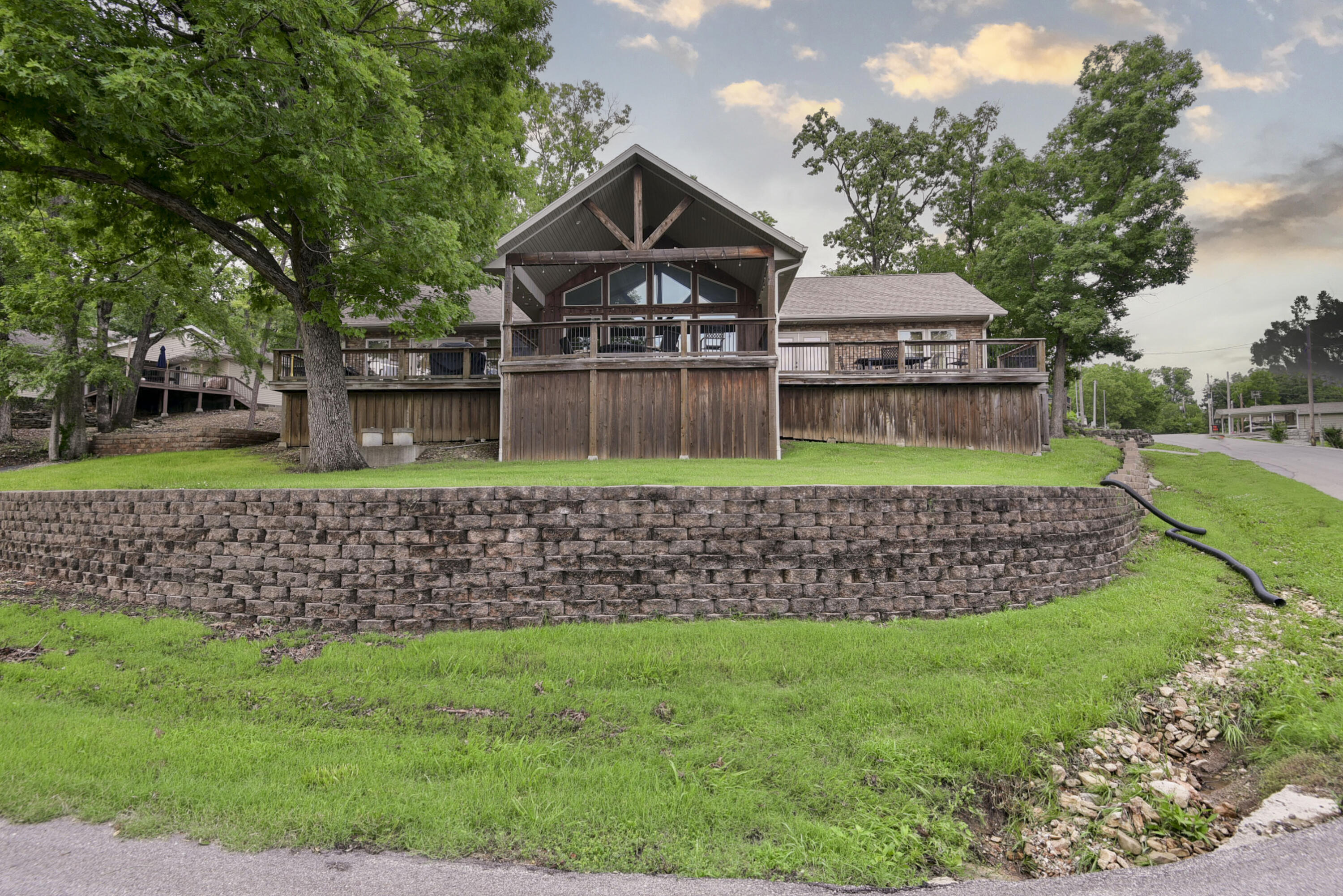 25318 Riverside Lane Property Photo 6