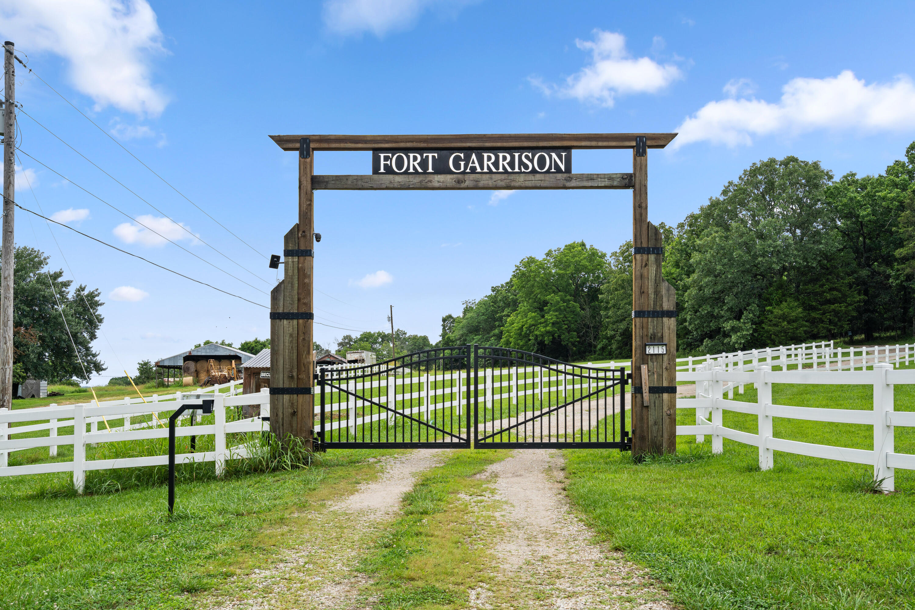 2115 Garrison Cutoff Road Property Photo 2