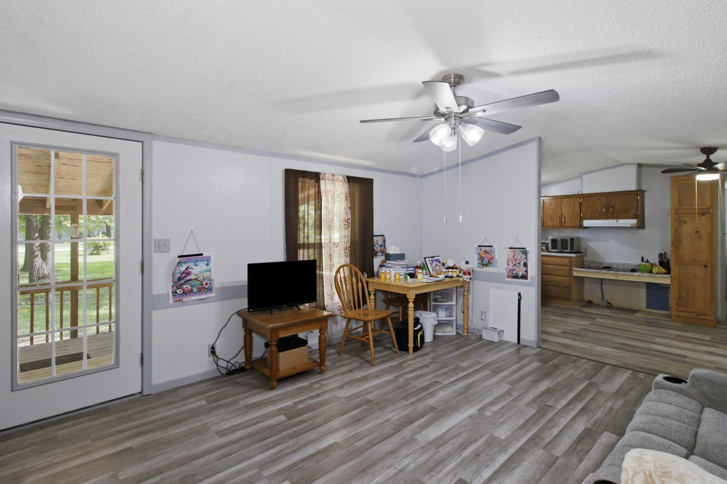 5538 Private Road 1260 Property Photo 6
