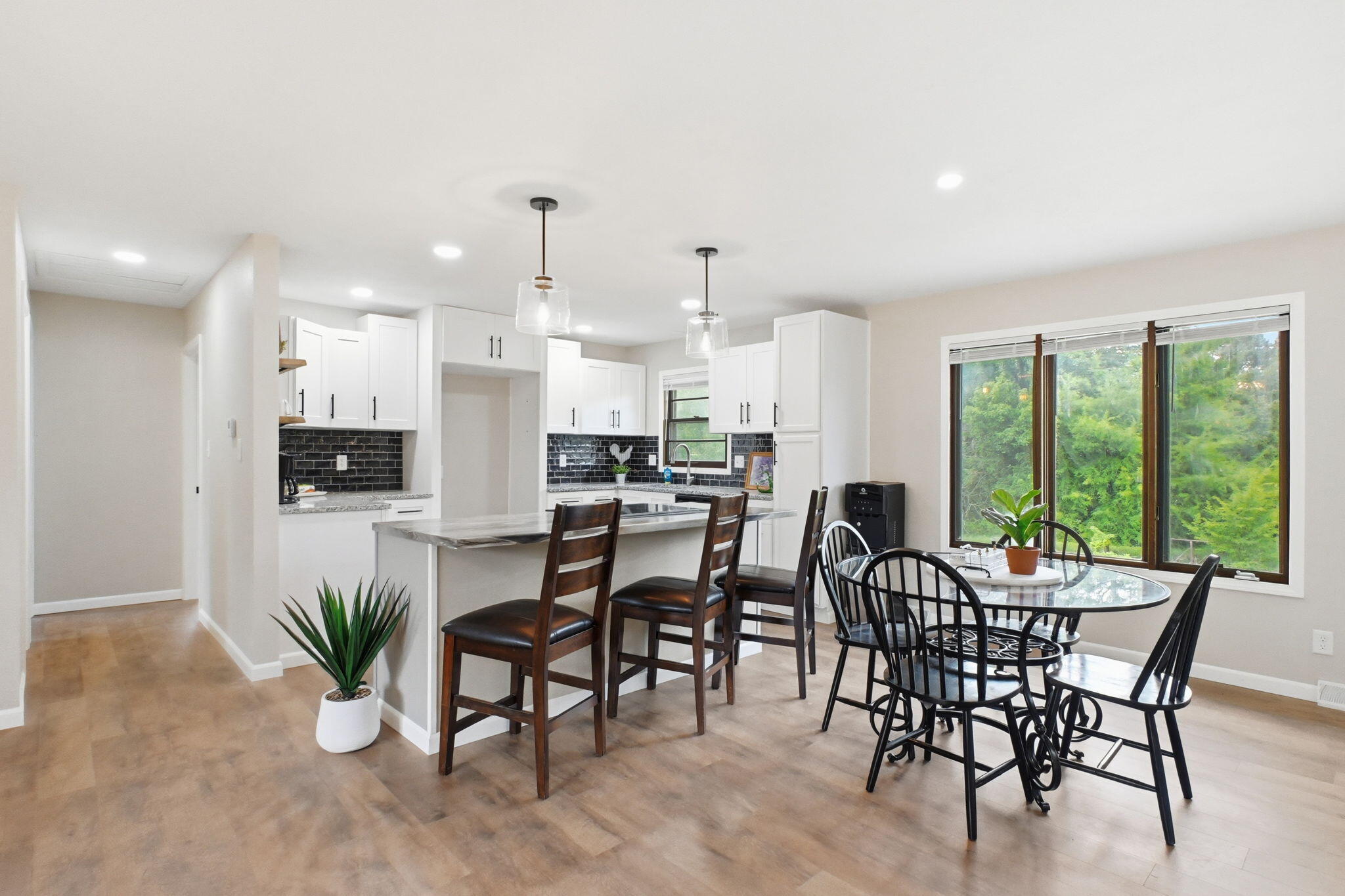6815 Us-54 Property Photo 8