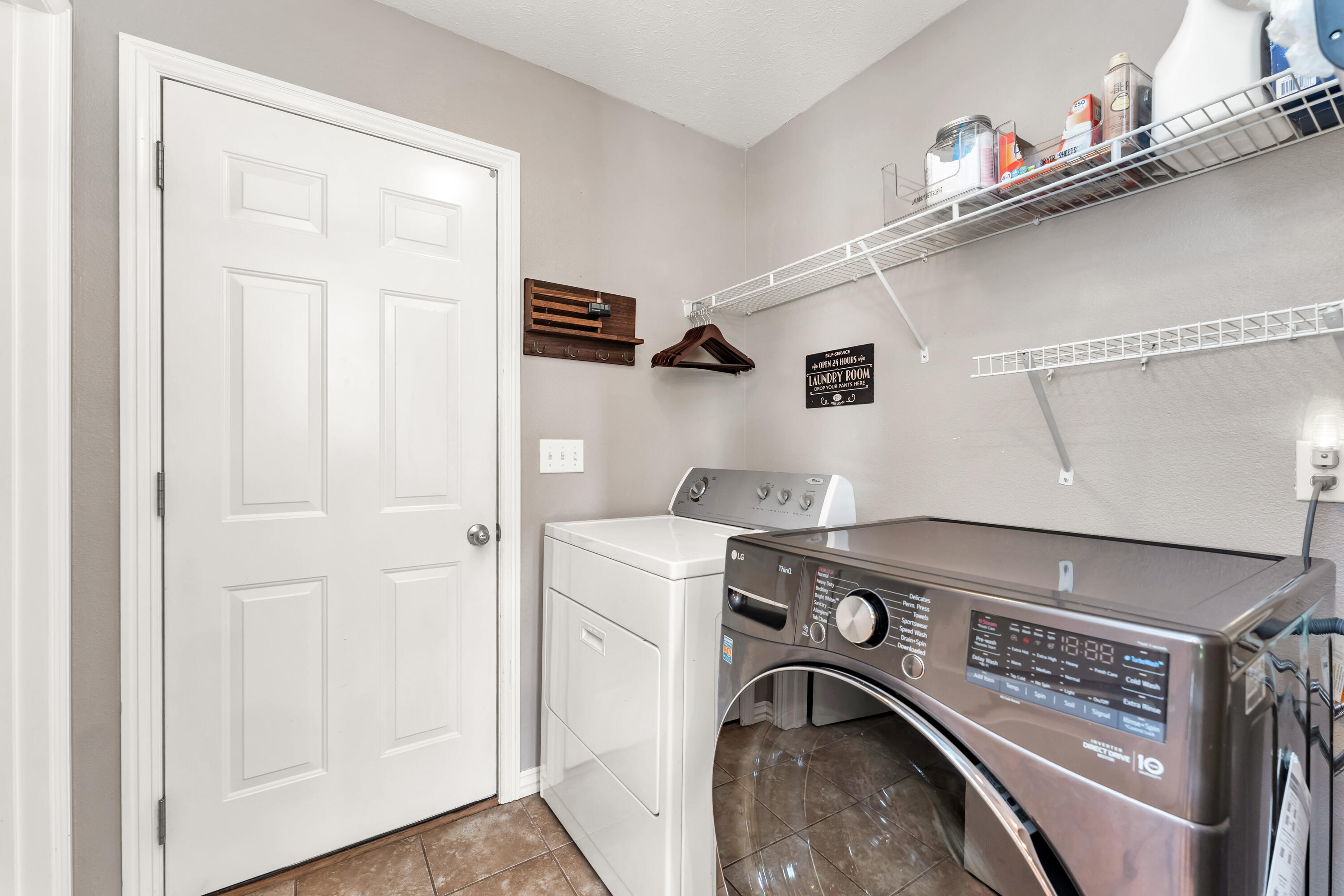 883 Dustin Lane Property Photo 14