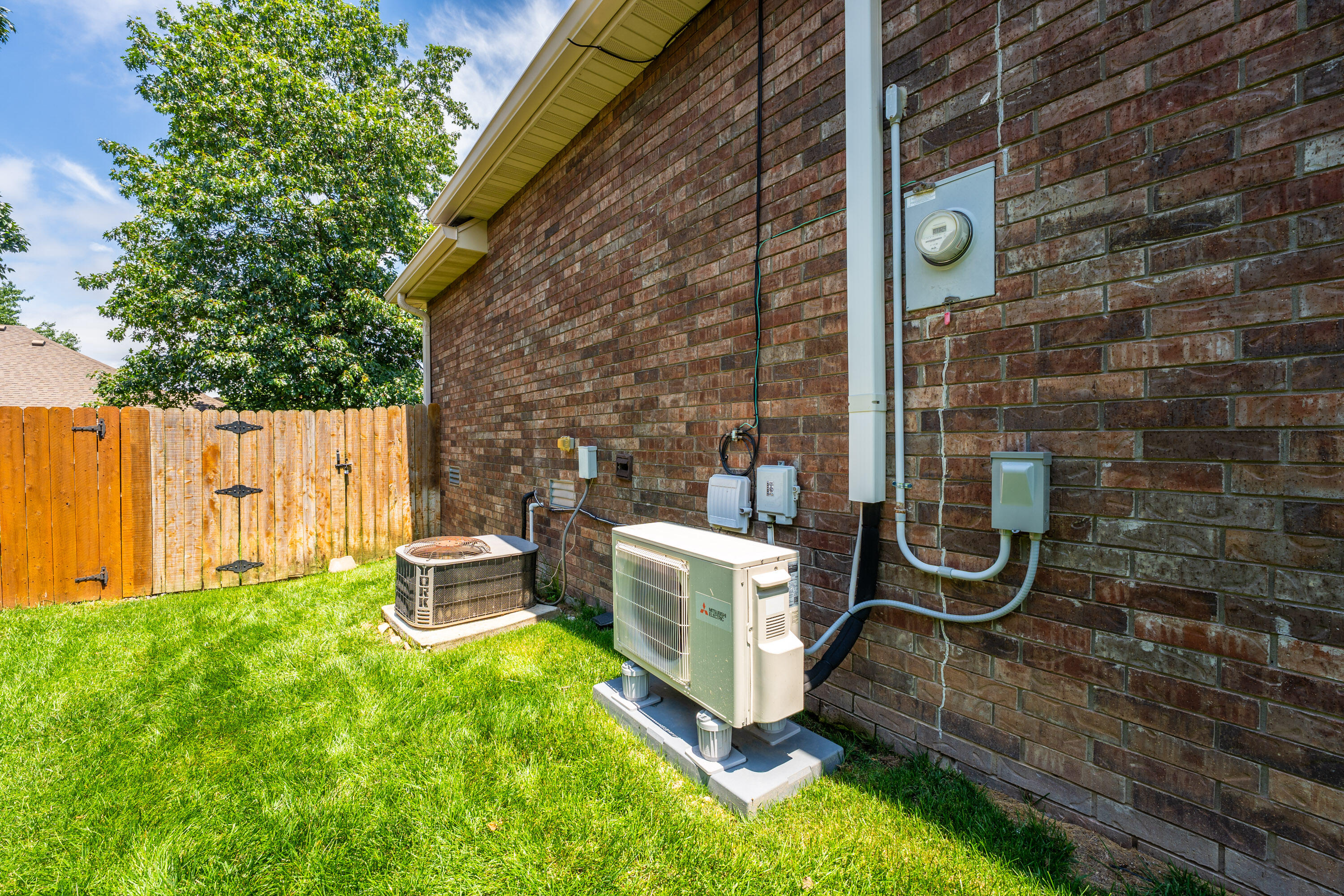 883 Dustin Lane Property Photo 35
