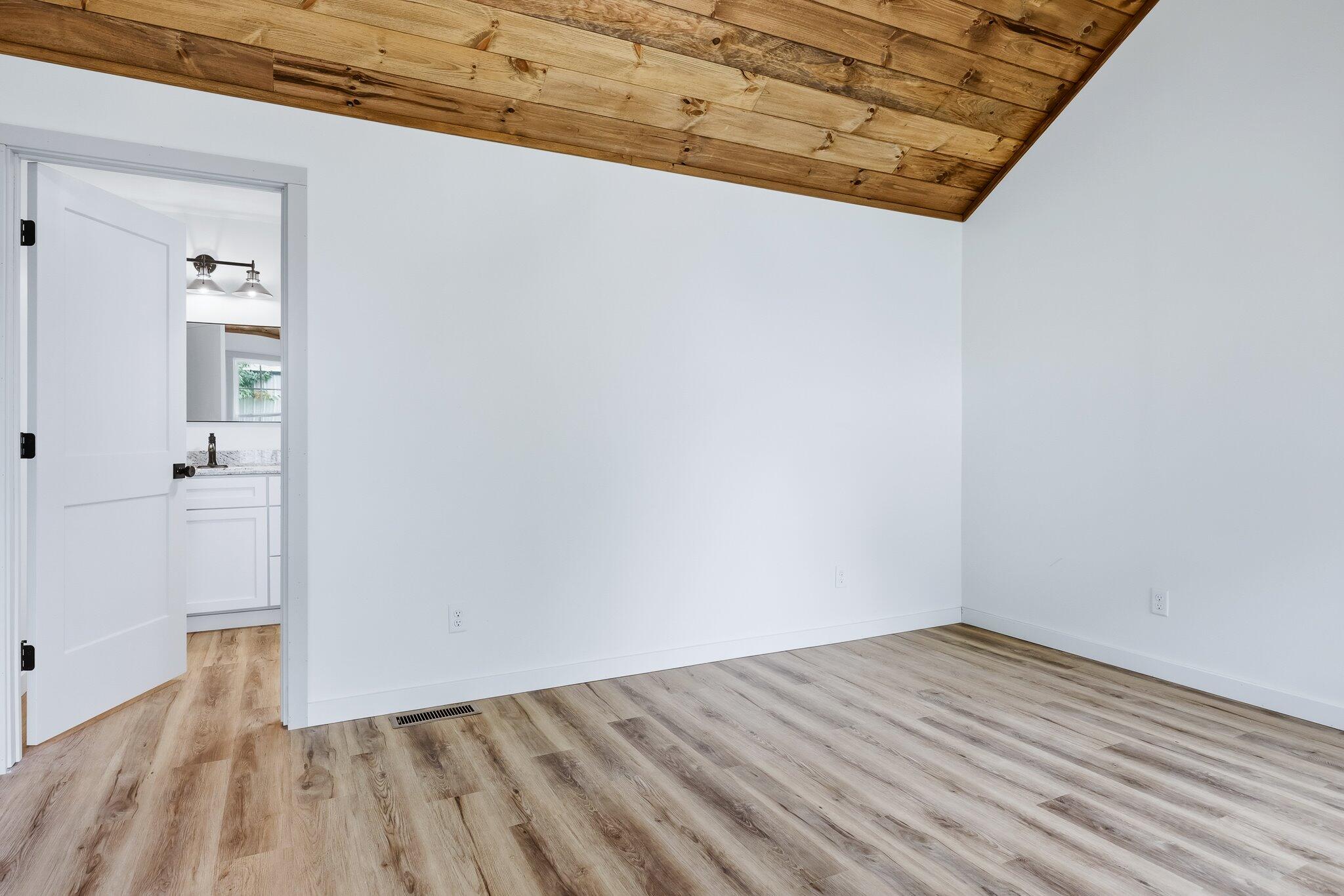 261 Renee Avenue Property Photo 8