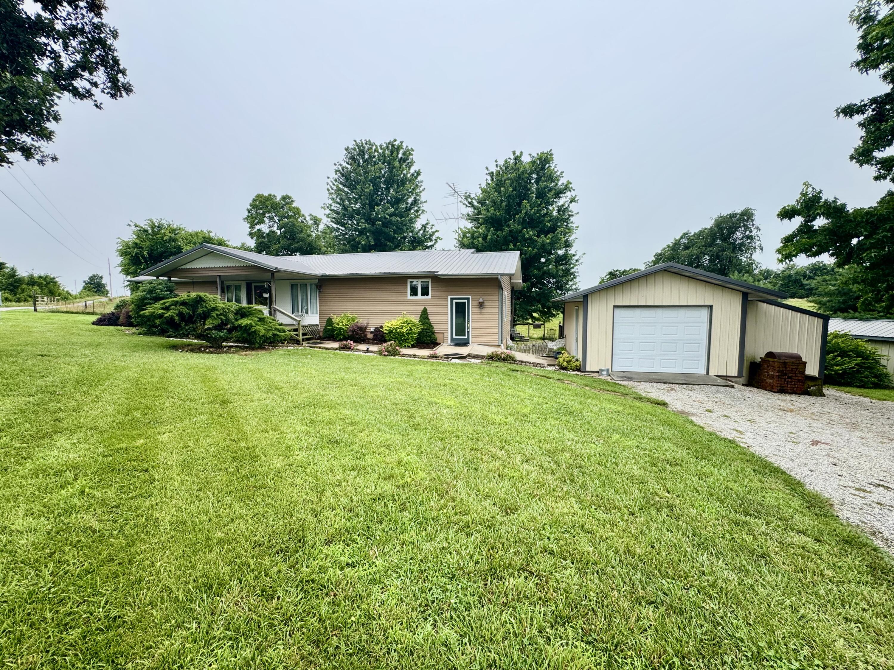 12459 Farm Road 1015 Property Photo 37