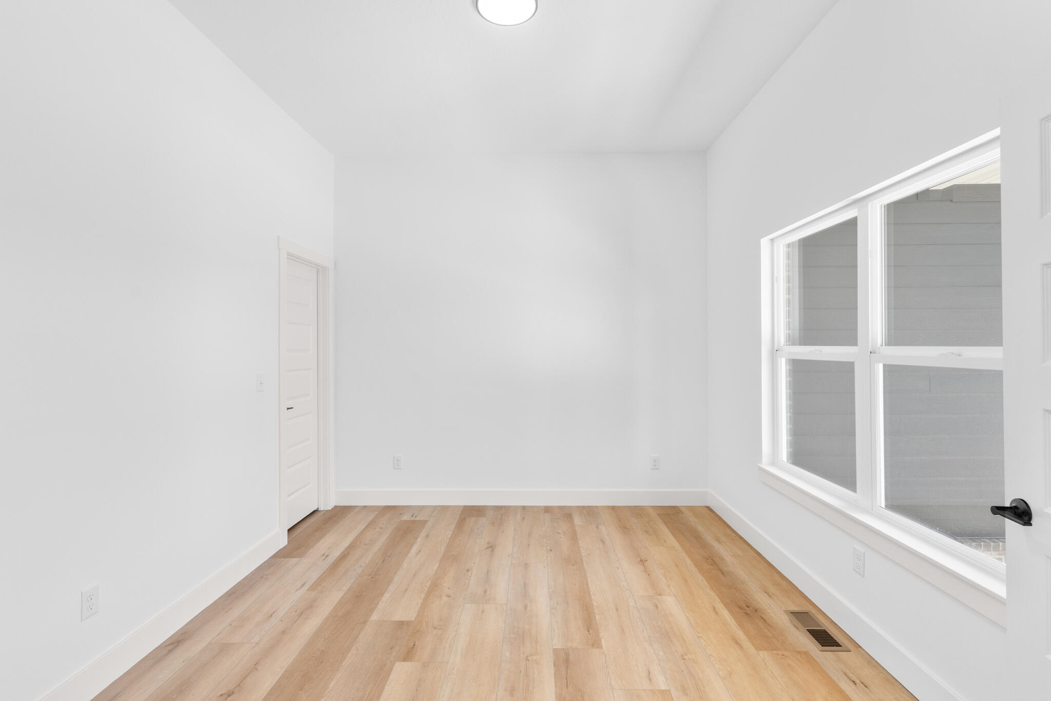 2051 East Will St. Property Photo 5