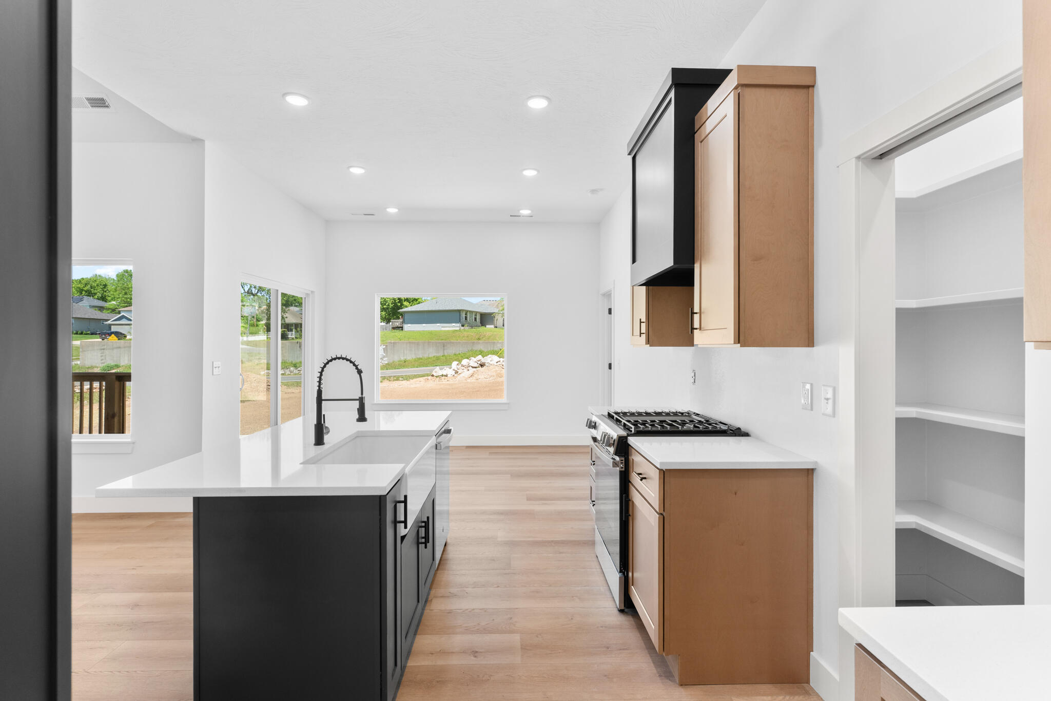 2051 East Will St. Property Photo 12