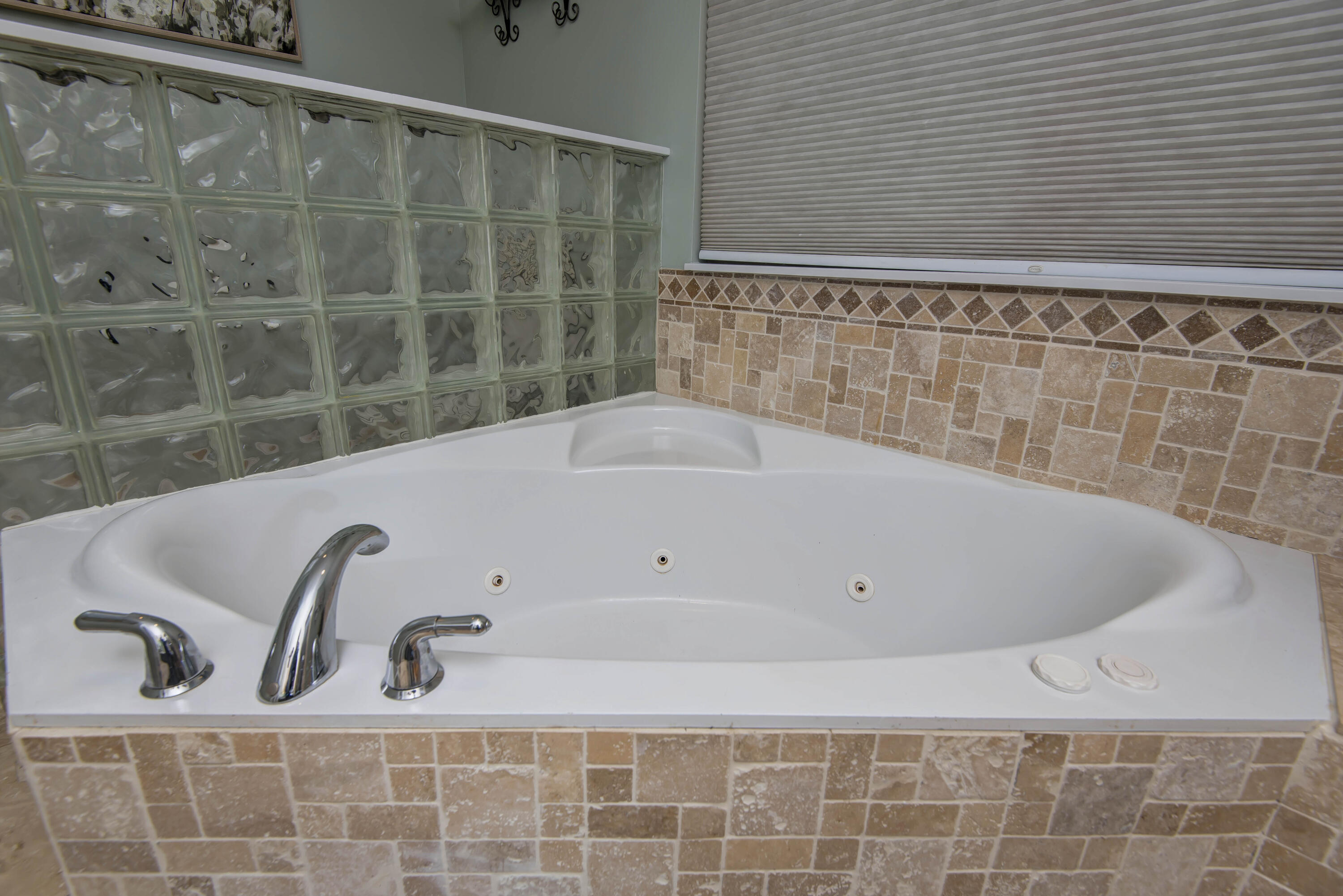 1106 North Pebble Creek Drive Property Photo 17