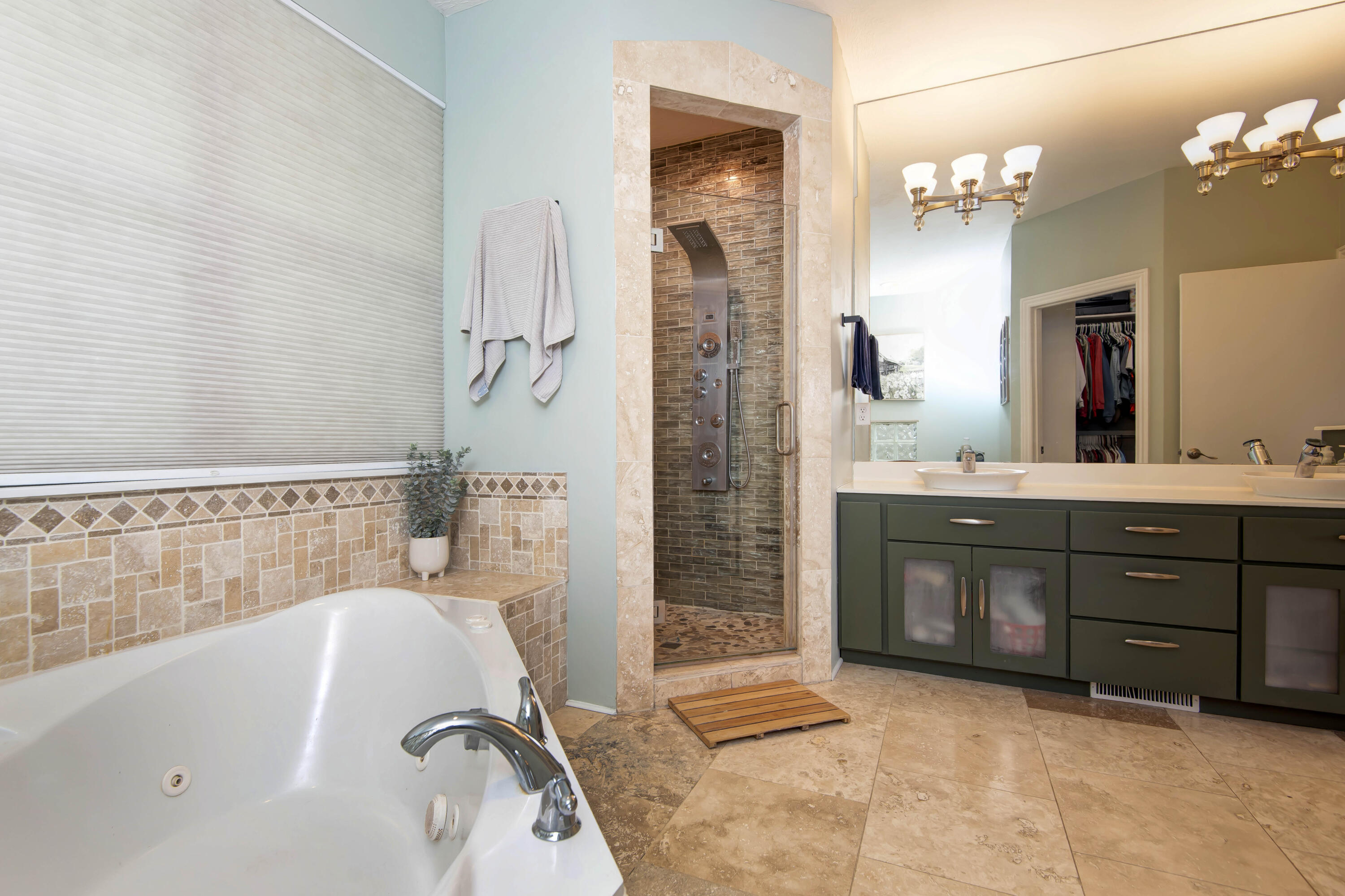 1106 North Pebble Creek Drive Property Photo 18