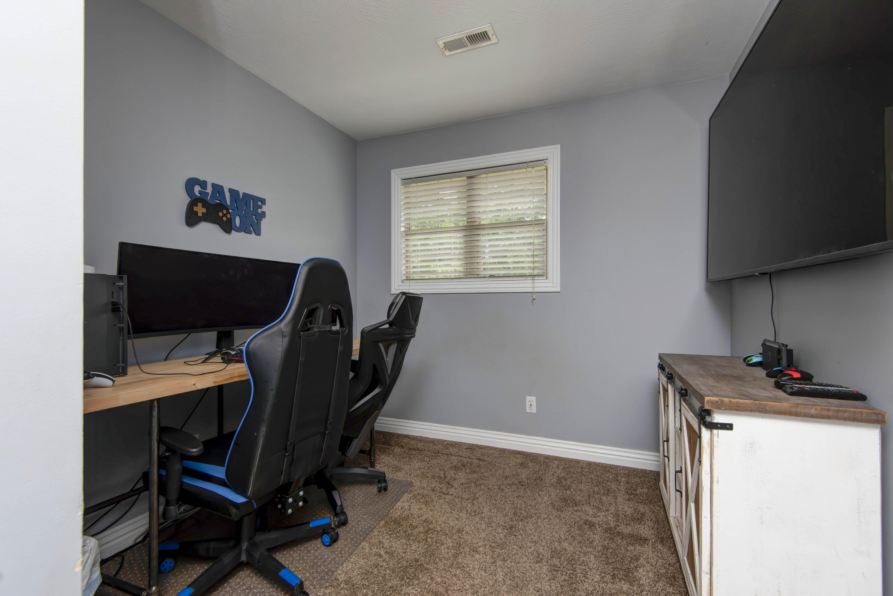 1106 North Pebble Creek Drive Property Photo 32