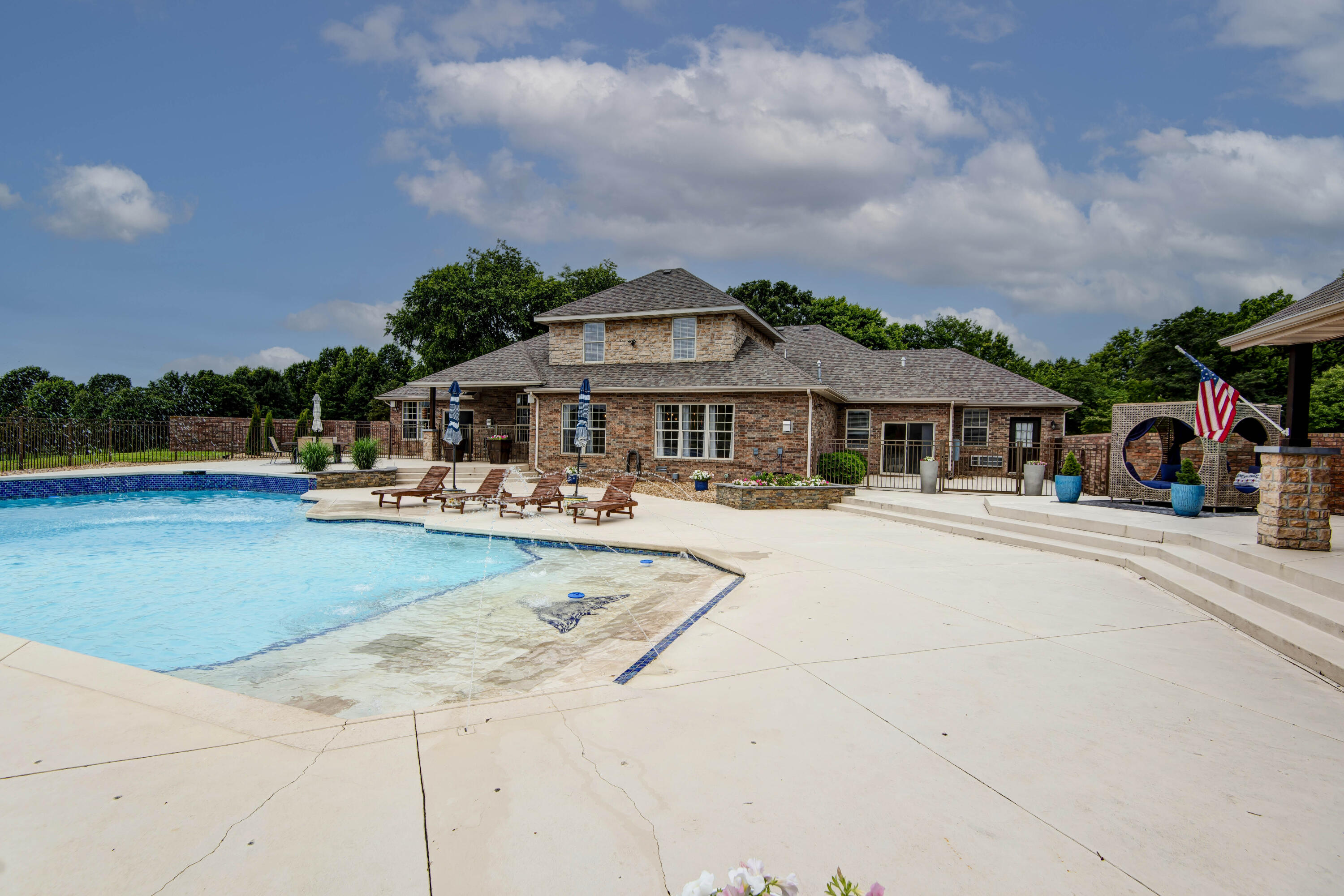 1106 North Pebble Creek Drive Property Photo 39