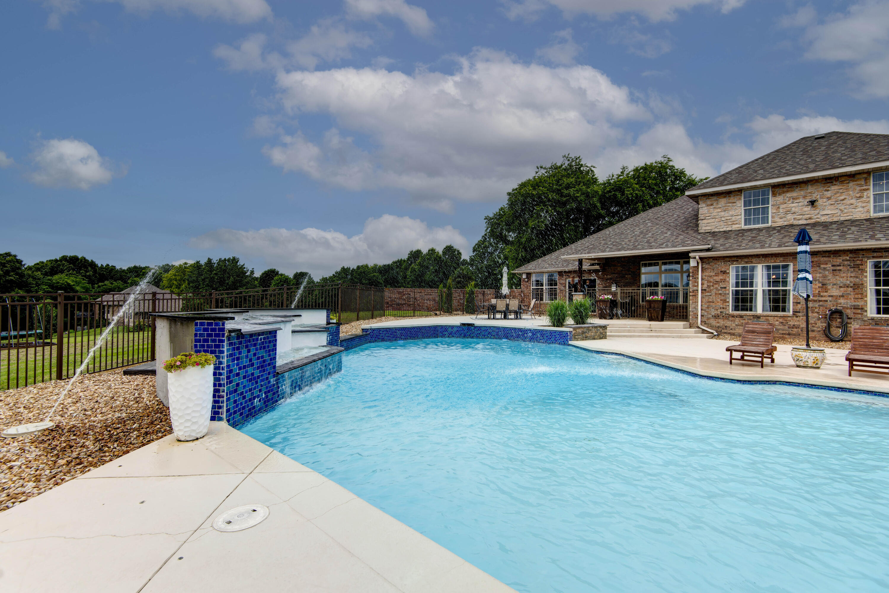 1106 North Pebble Creek Drive Property Photo 40