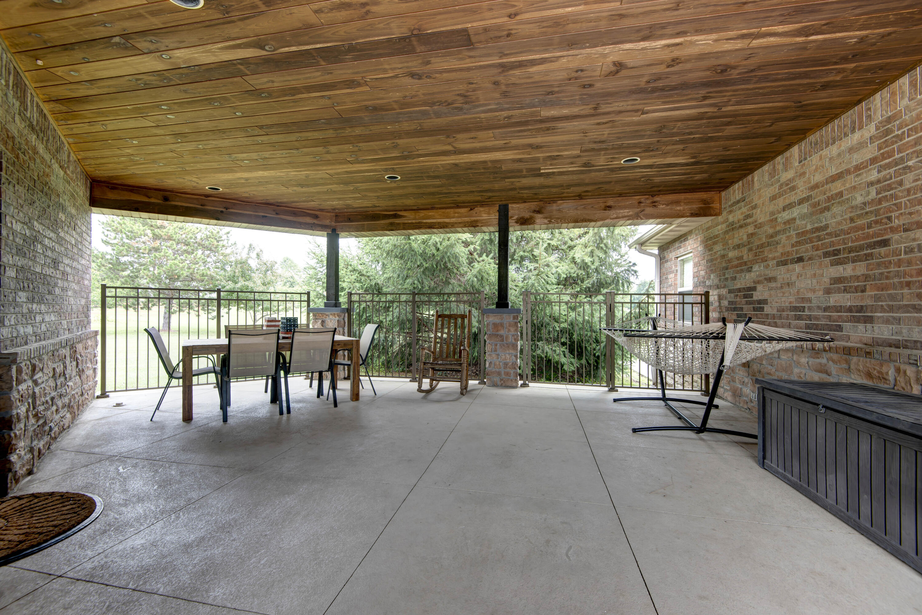 1106 North Pebble Creek Drive Property Photo 45