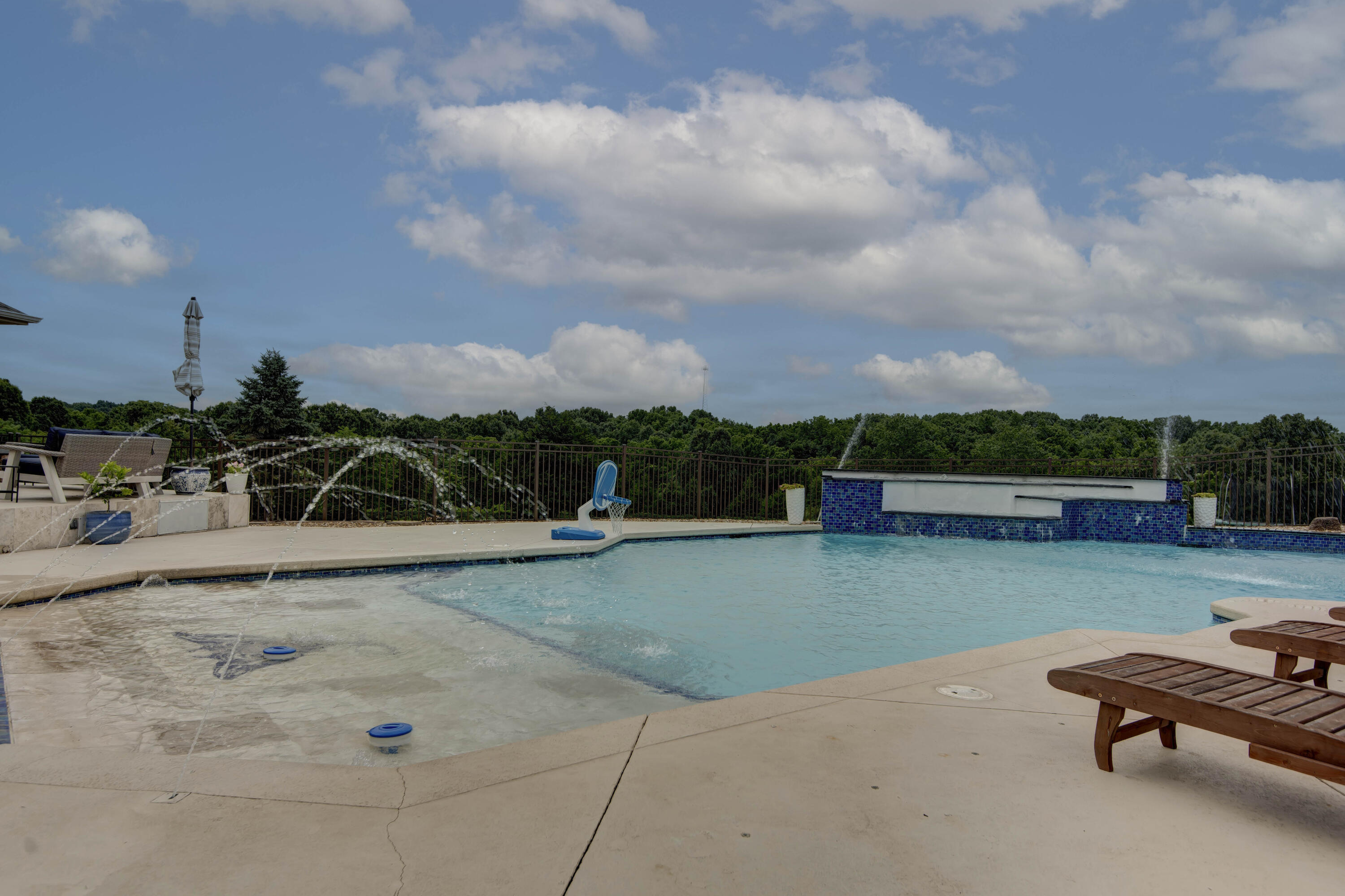 1106 North Pebble Creek Drive Property Photo 47