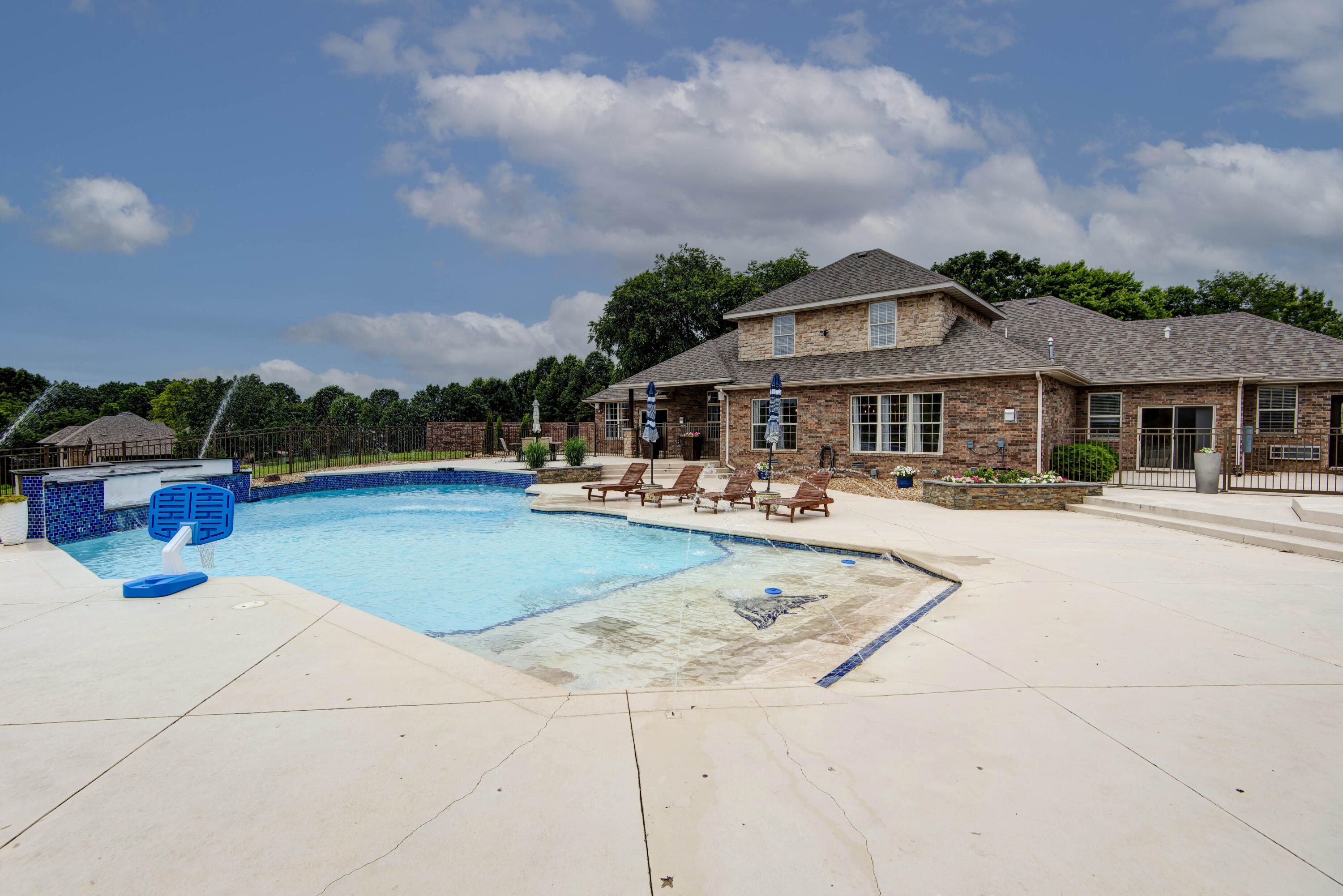 1106 North Pebble Creek Drive Property Photo 53