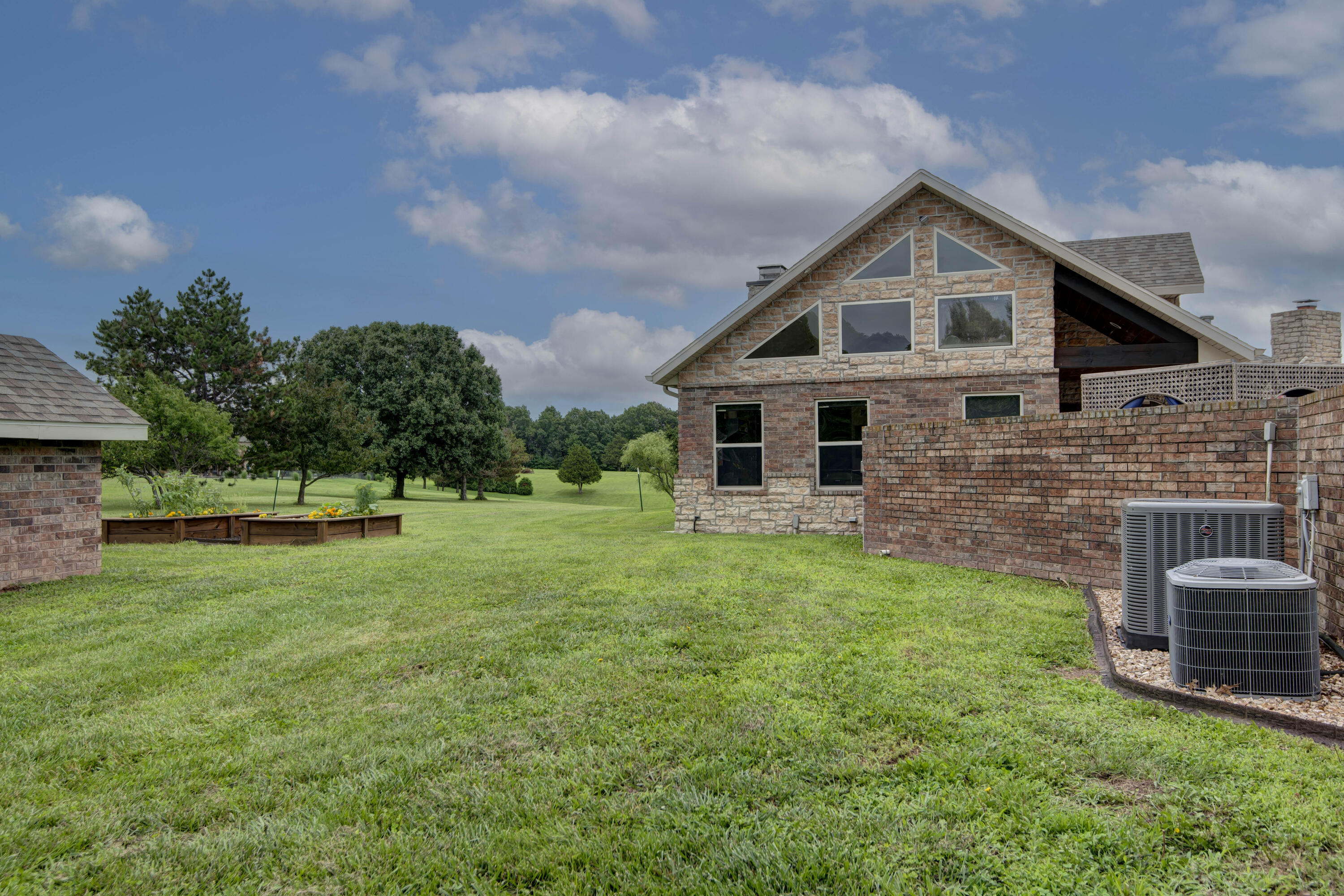 1106 North Pebble Creek Drive Property Photo 63